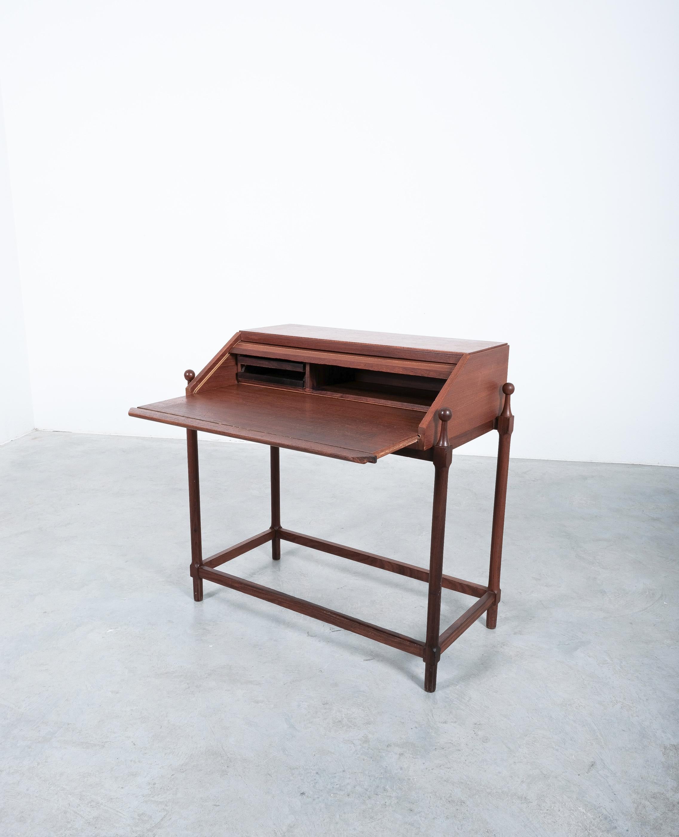 Fratelli Proserpio Writing Table Teak Desk by, Italy, Mid-Century For Sale 10