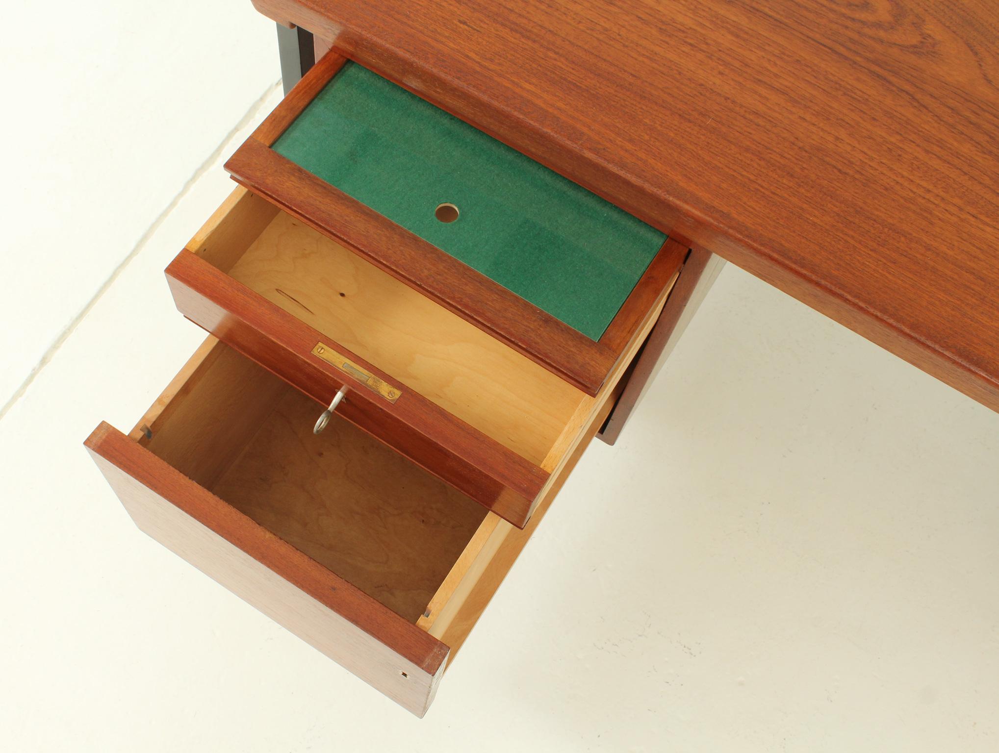 Teak Desk by Peter Hvidt & Orla Mølgaard-Nielsen for Søborg, Denmark For Sale 2