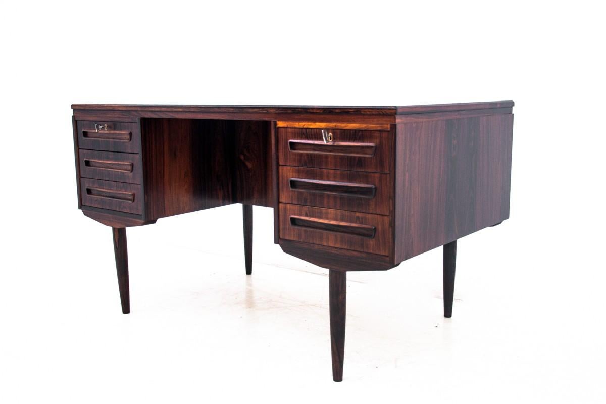Teak Desk, Danish Design, 1960s In Good Condition For Sale In Chorzów, PL