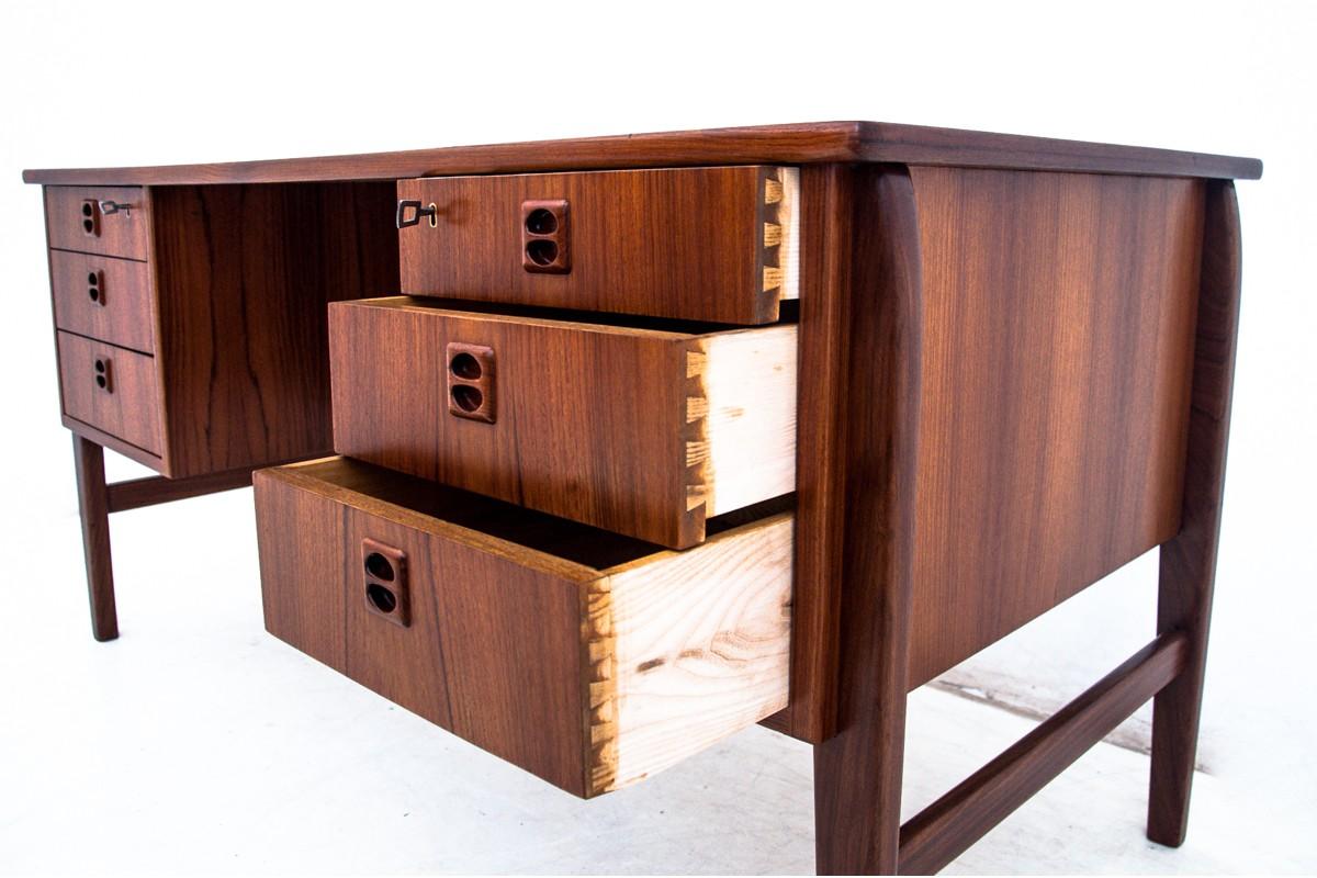 Teak Desk, Danish Design, 1960s In Good Condition In Chorzów, PL