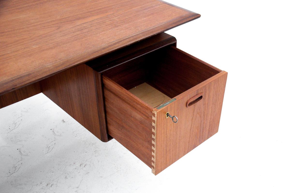 Teak Desk, Danish Design, 1960s For Sale 1
