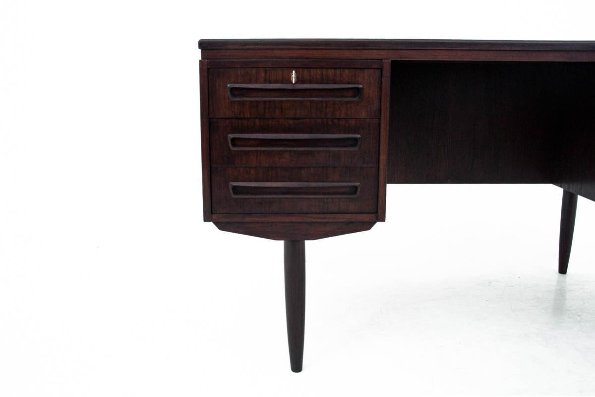 Schreibtisch aus Teakholz, dänisches Design, 1960er Jahre, neu lackiert im Angebot 1