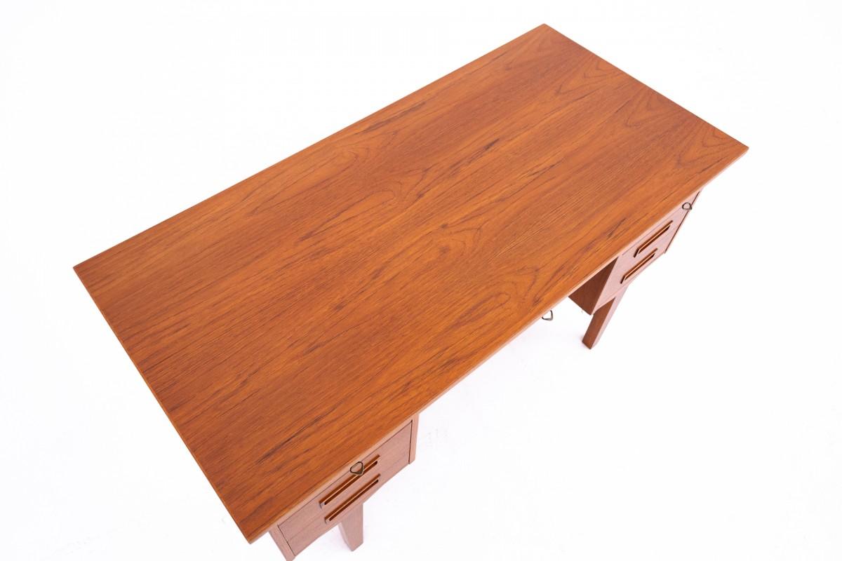 Mid-20th Century Teak desk, Denmark, 1960s. For Sale