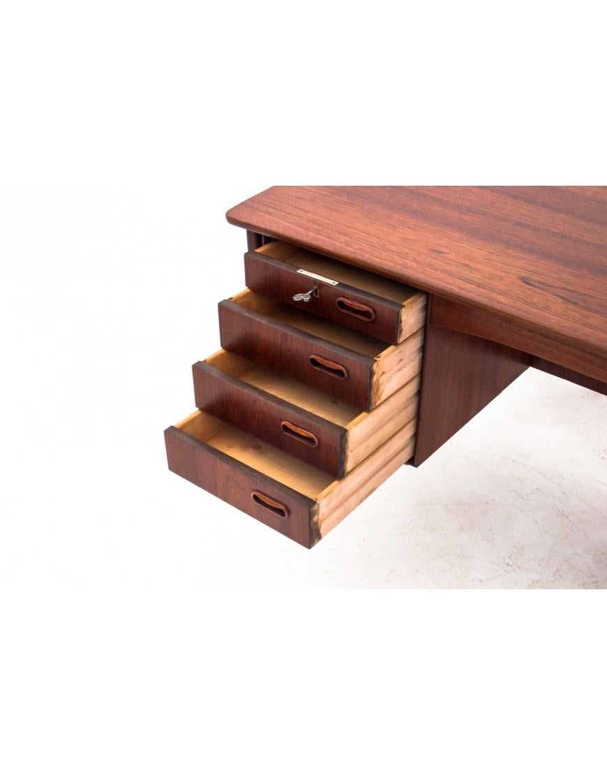 Mid-20th Century Teak Desk, designed by Svend Aage Madsen for H.P. Hansen, Denmark, 1960s