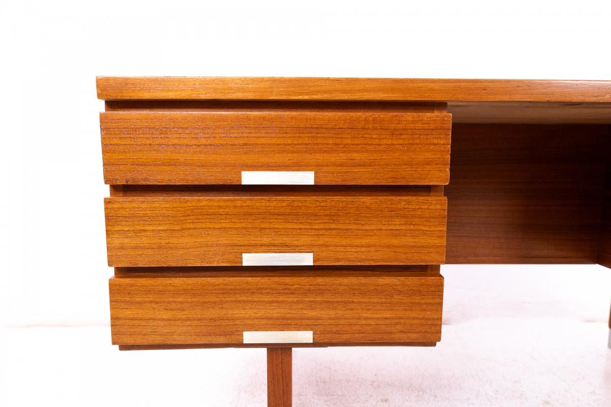 Bureau en teck, Eigil Petersens Mobelfabrik, Danemark, années 1960. Après la rénovation. en vente 3