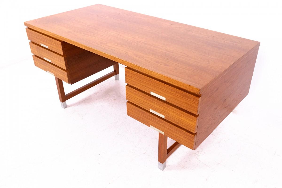 Scandinave moderne Bureau en teck, Eigil Petersens Mobelfabrik, Danemark, années 1960. Après la rénovation. en vente
