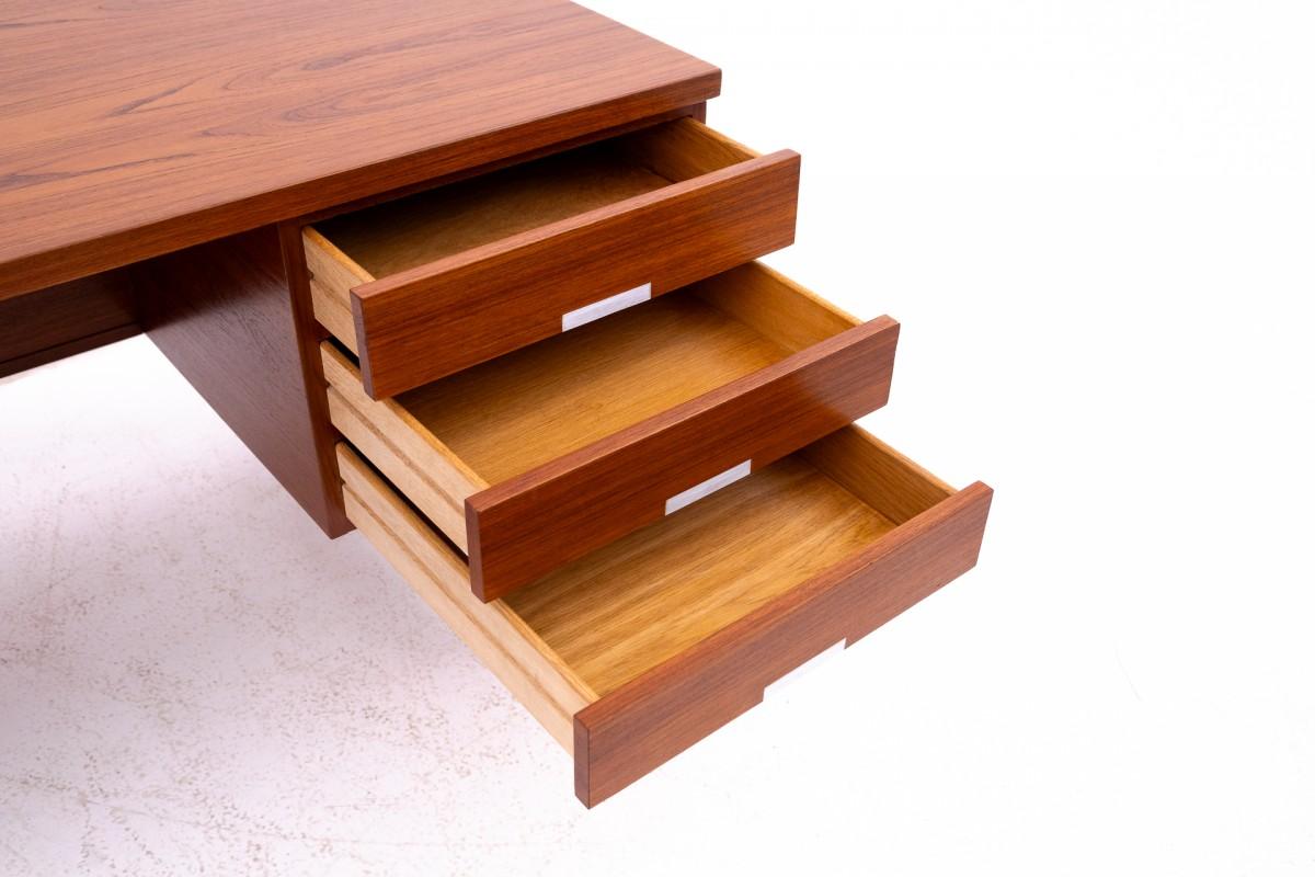 Danish Teak Desk, Eigil Petersens Mobelfabrik, Denmark, 1970s.