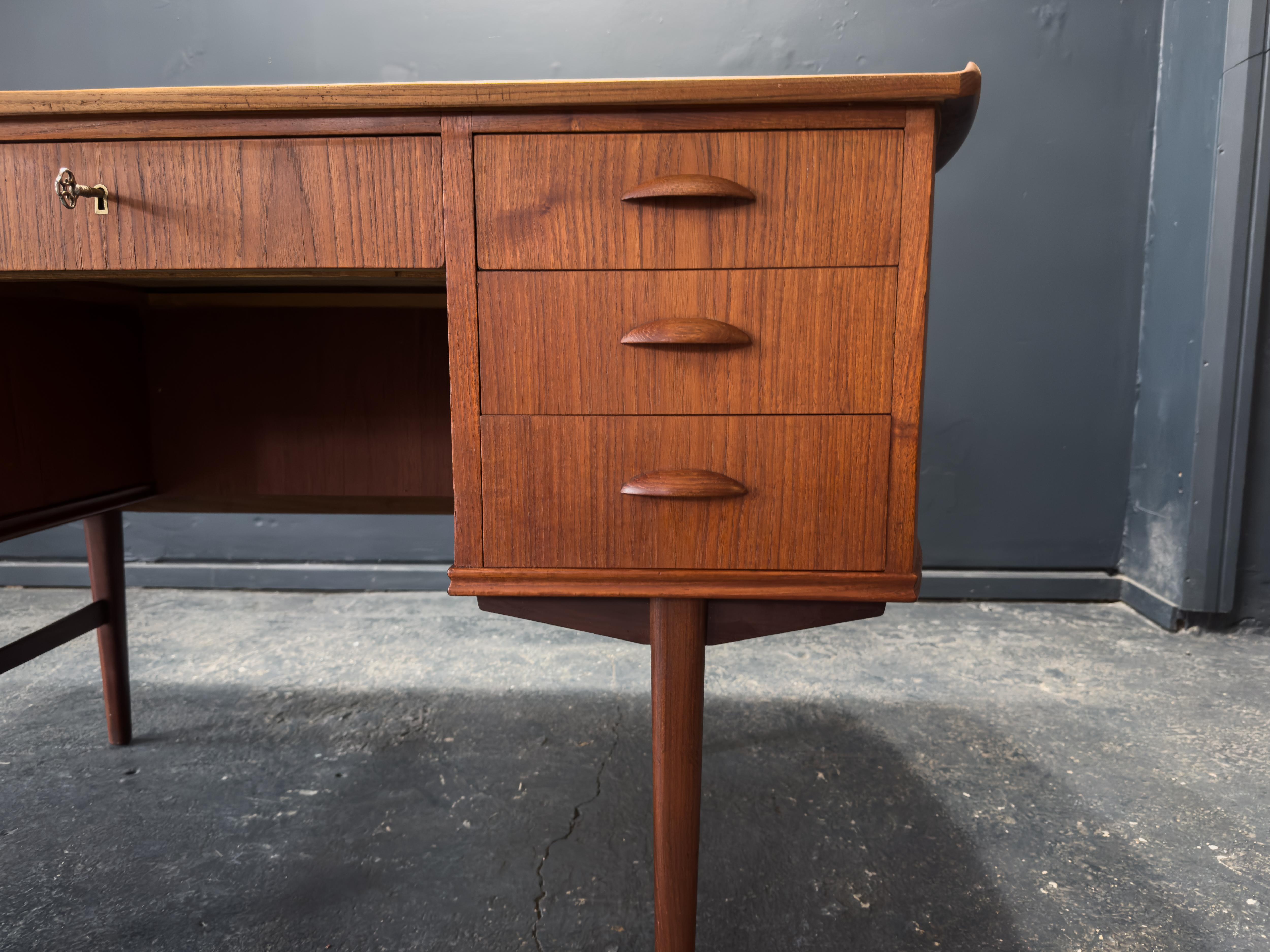 Scrivania in teak in vendita 6