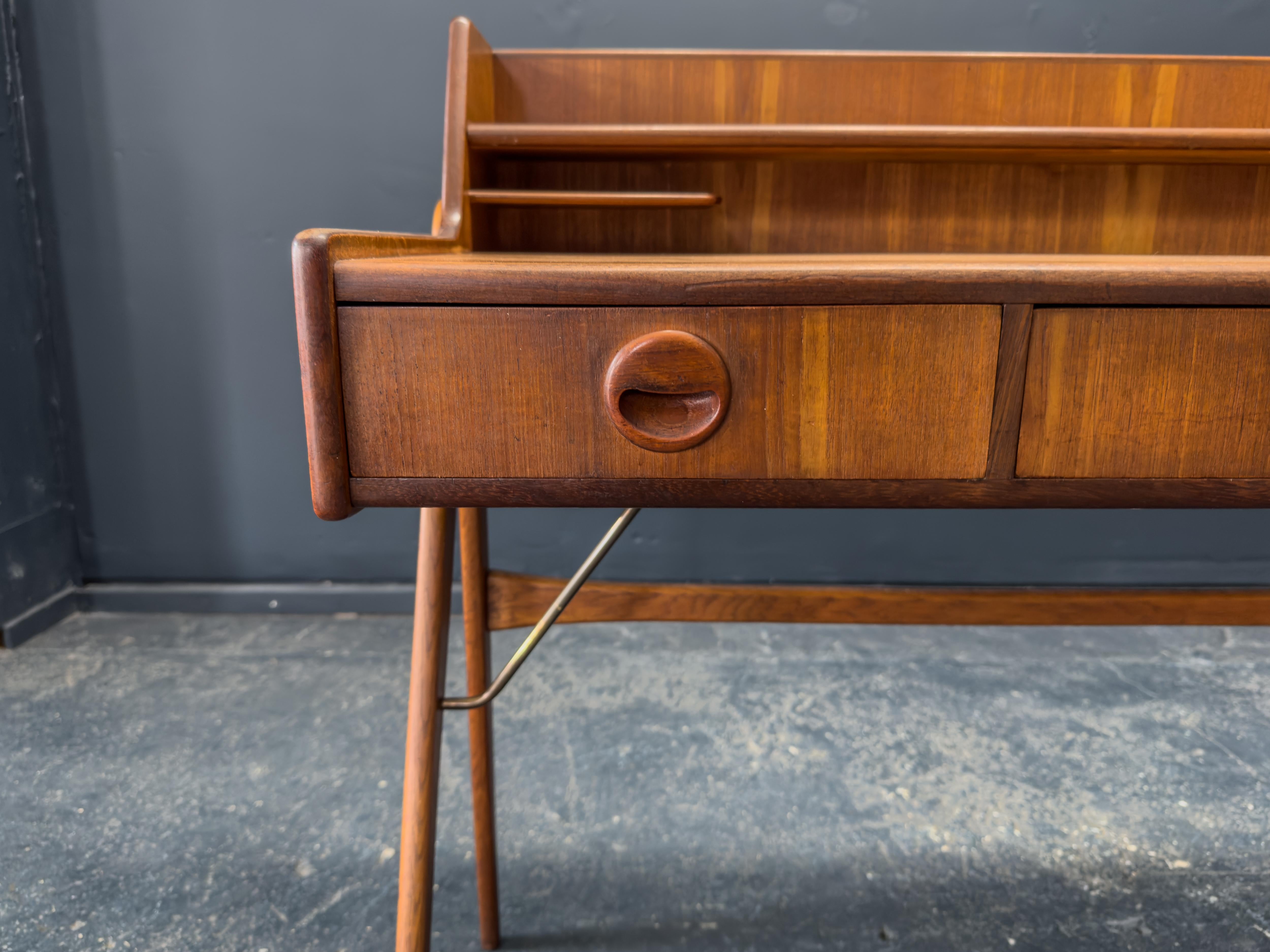 Scrivania in teak in vendita 1