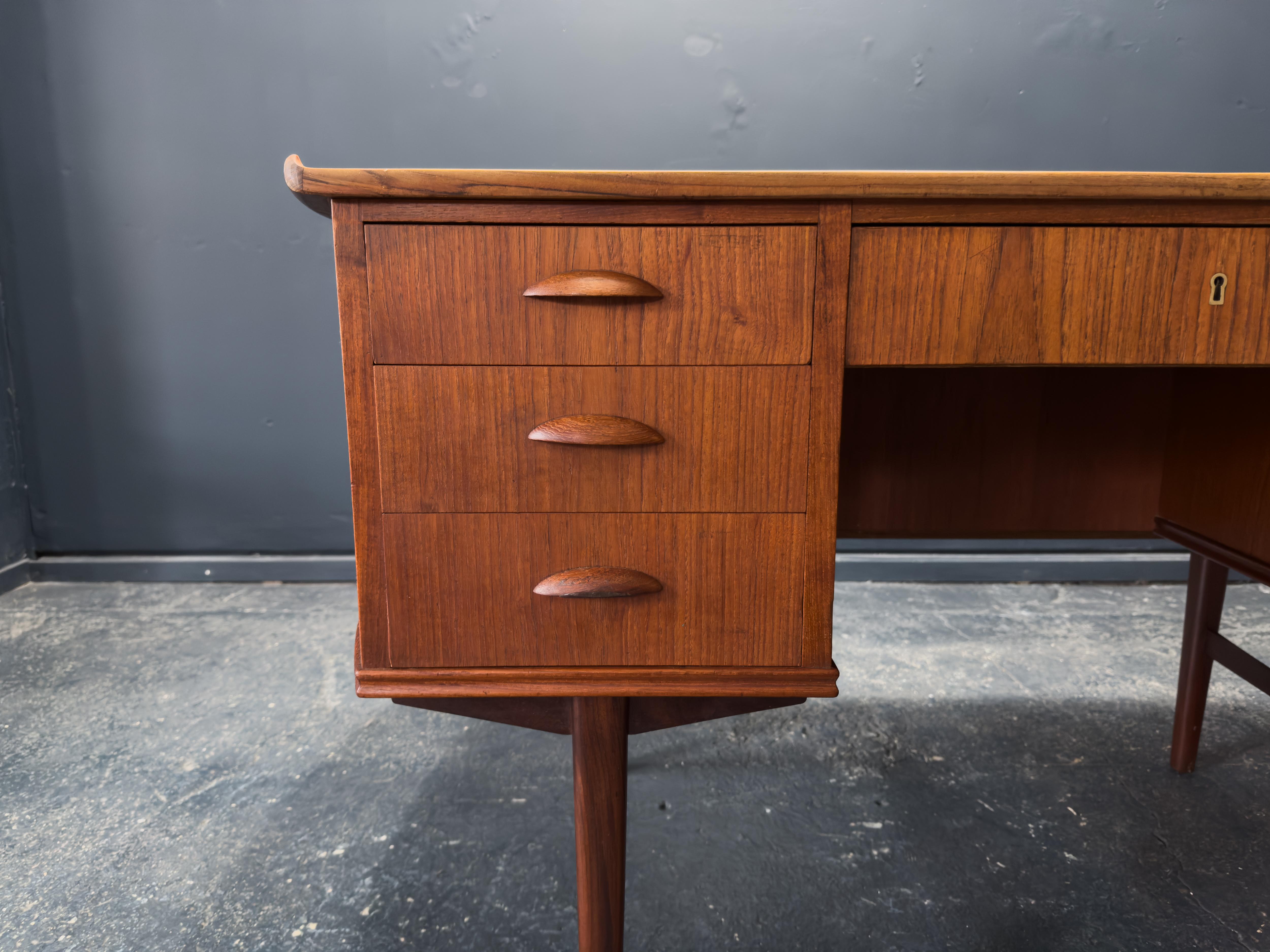 Scrivania in teak in vendita 3