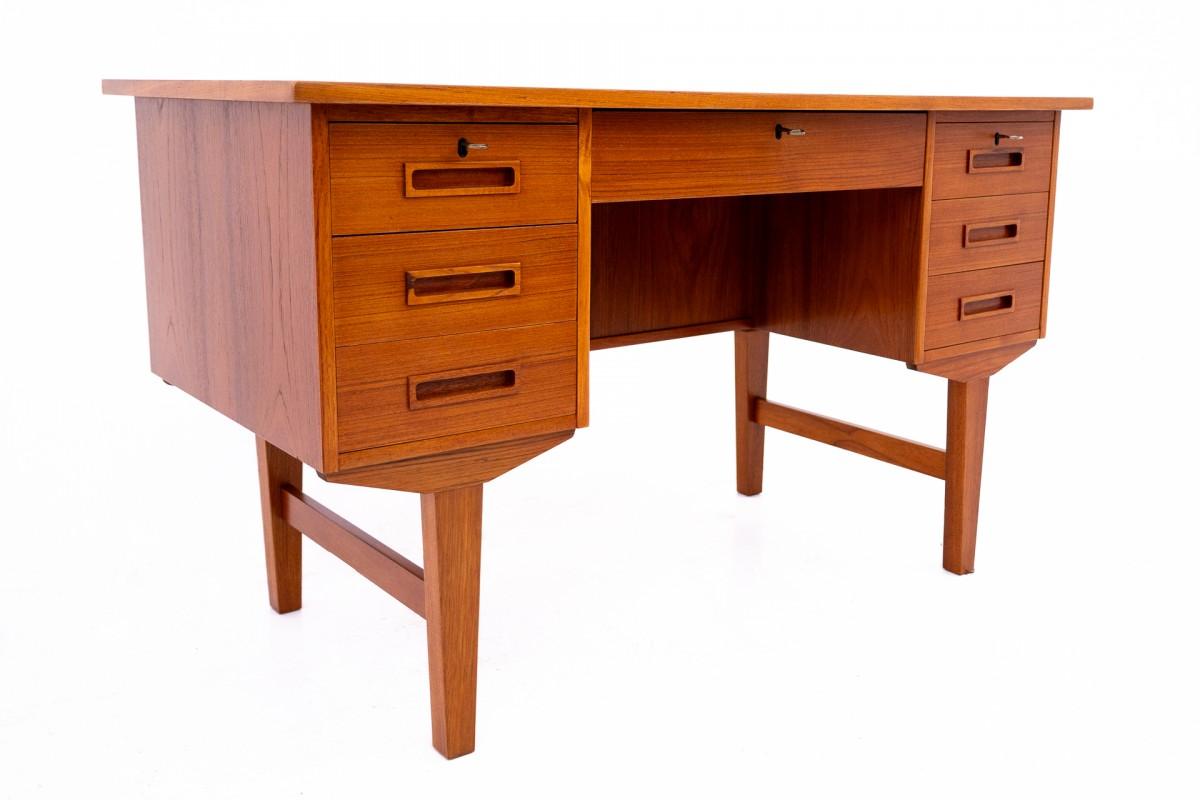 Danish Teak desk, mid-century modern, Denmark, 1960s. After renovation. For Sale
