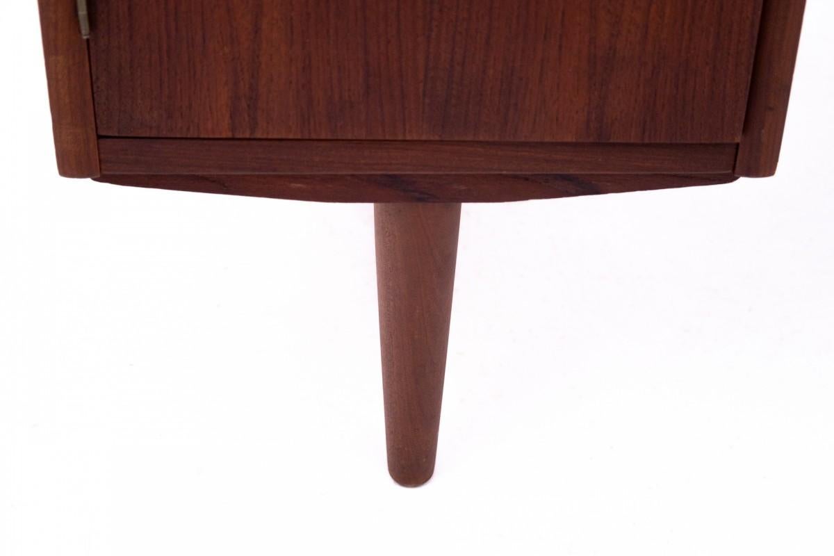 Teak desk, mid-century modern, Denmark, 1960s. For Sale 3