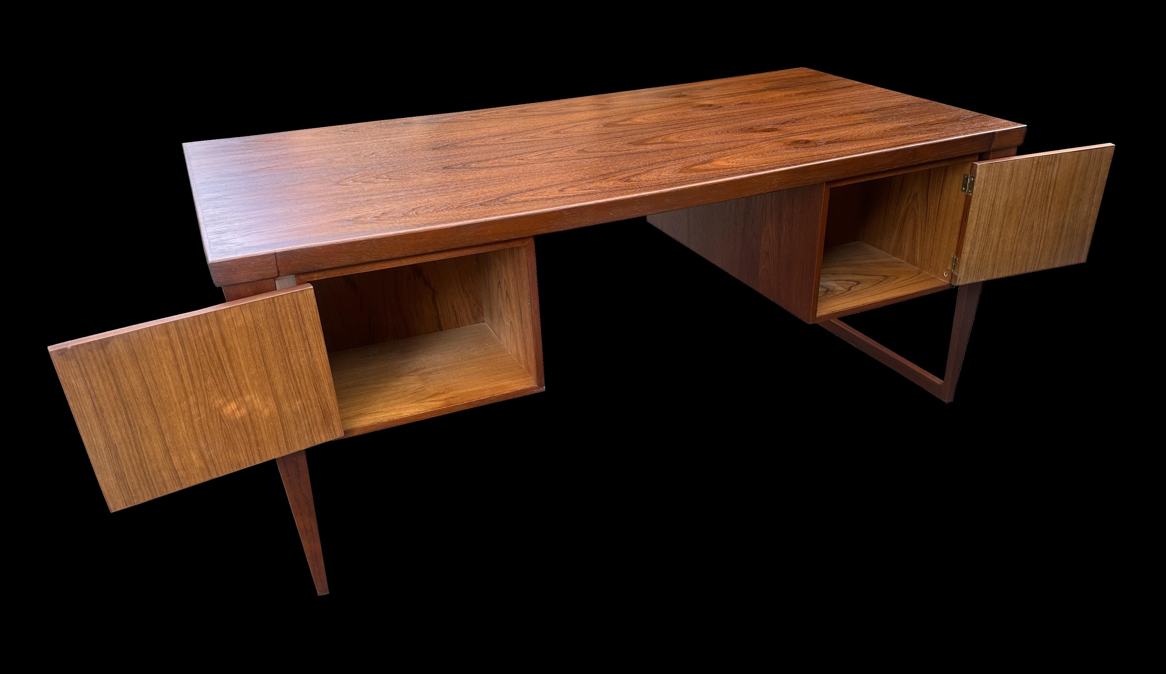 Teak Desk Model70 by Kai Kristiansen for Feldballe Mobelfabrik For Sale 1