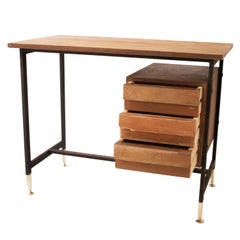 Teak desk with 3 drawers. Italy, 1950.