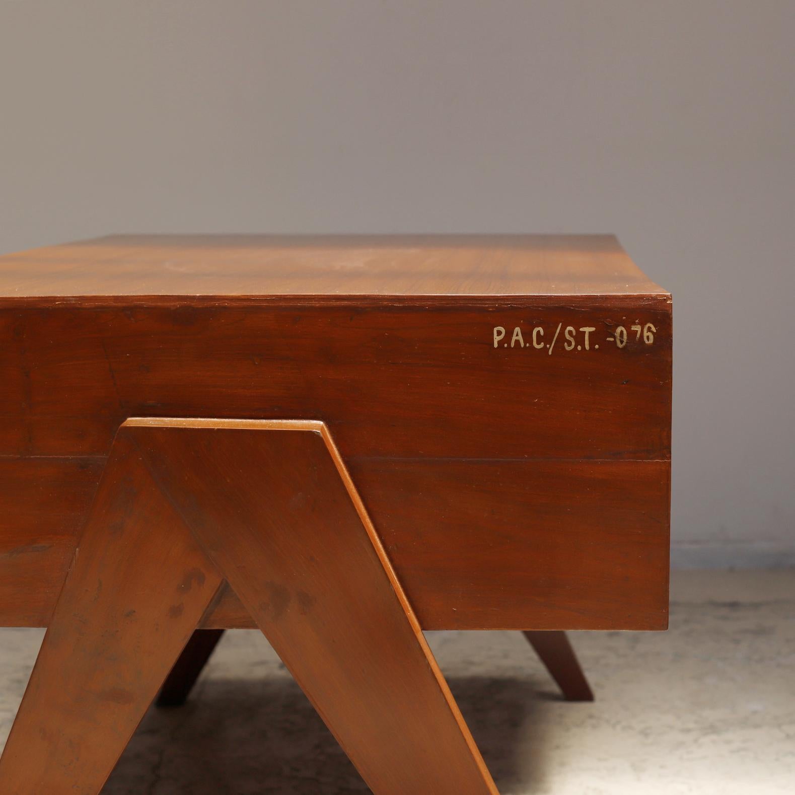Teak Desk with Drawers by Pierre Jeanneret In Good Condition In Tokyo, Tokyo
