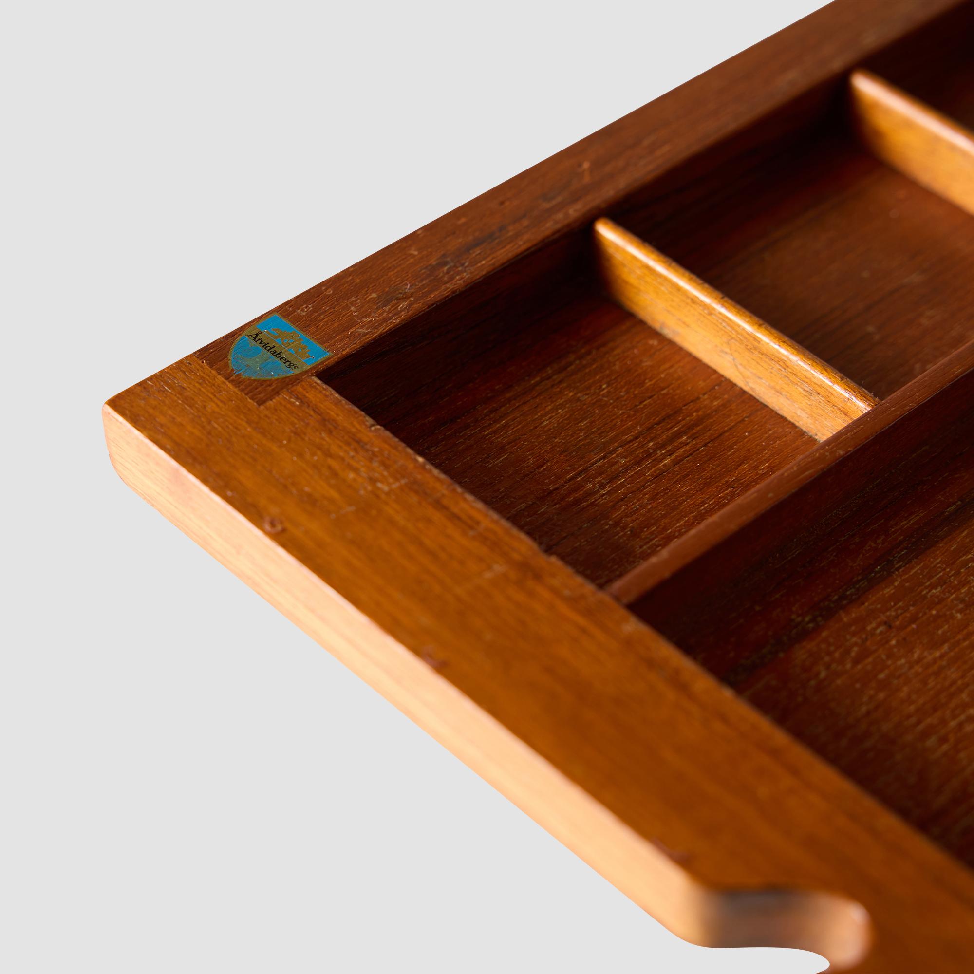 Bureau en teck avec insert en cuir par Atvidabergs Snickerifabrik en vente 3