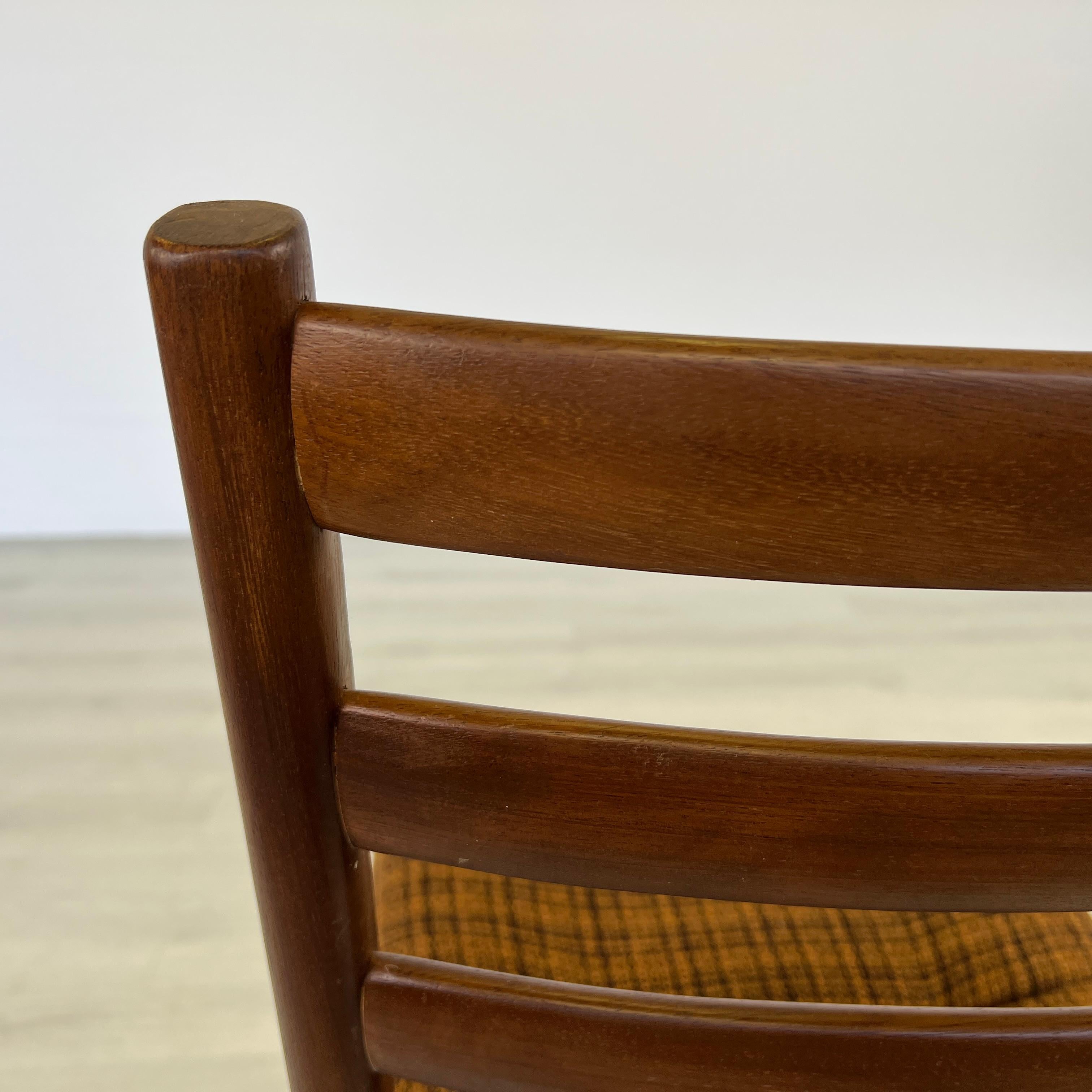 Sedie da pranzo in teak di White & Newton - Set di 4 pezzi in vendita 3