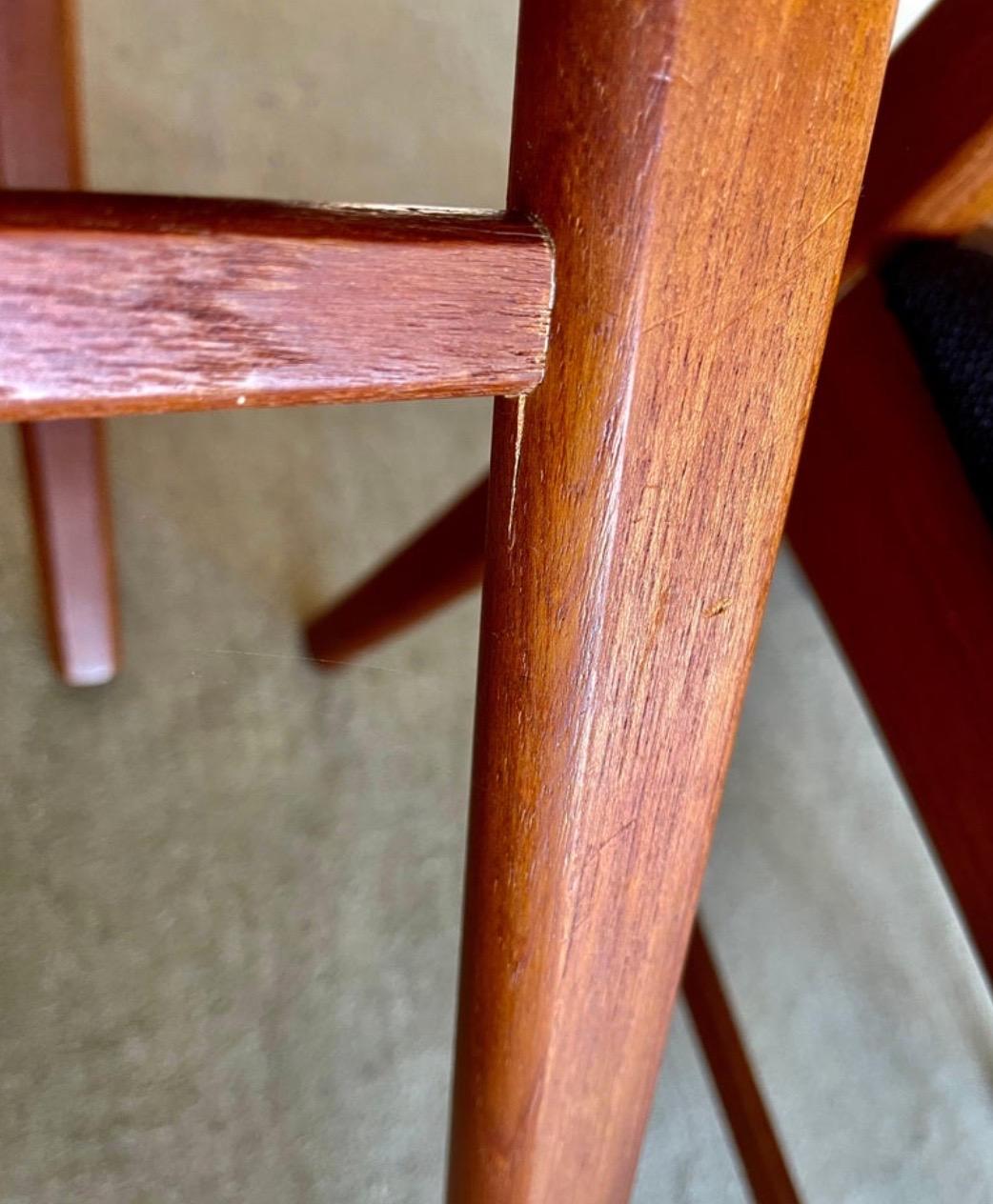 Sedie da pranzo in teak, set di 3, di Korup Stolefabrik, metà secolo, originali danesi in vendita 2