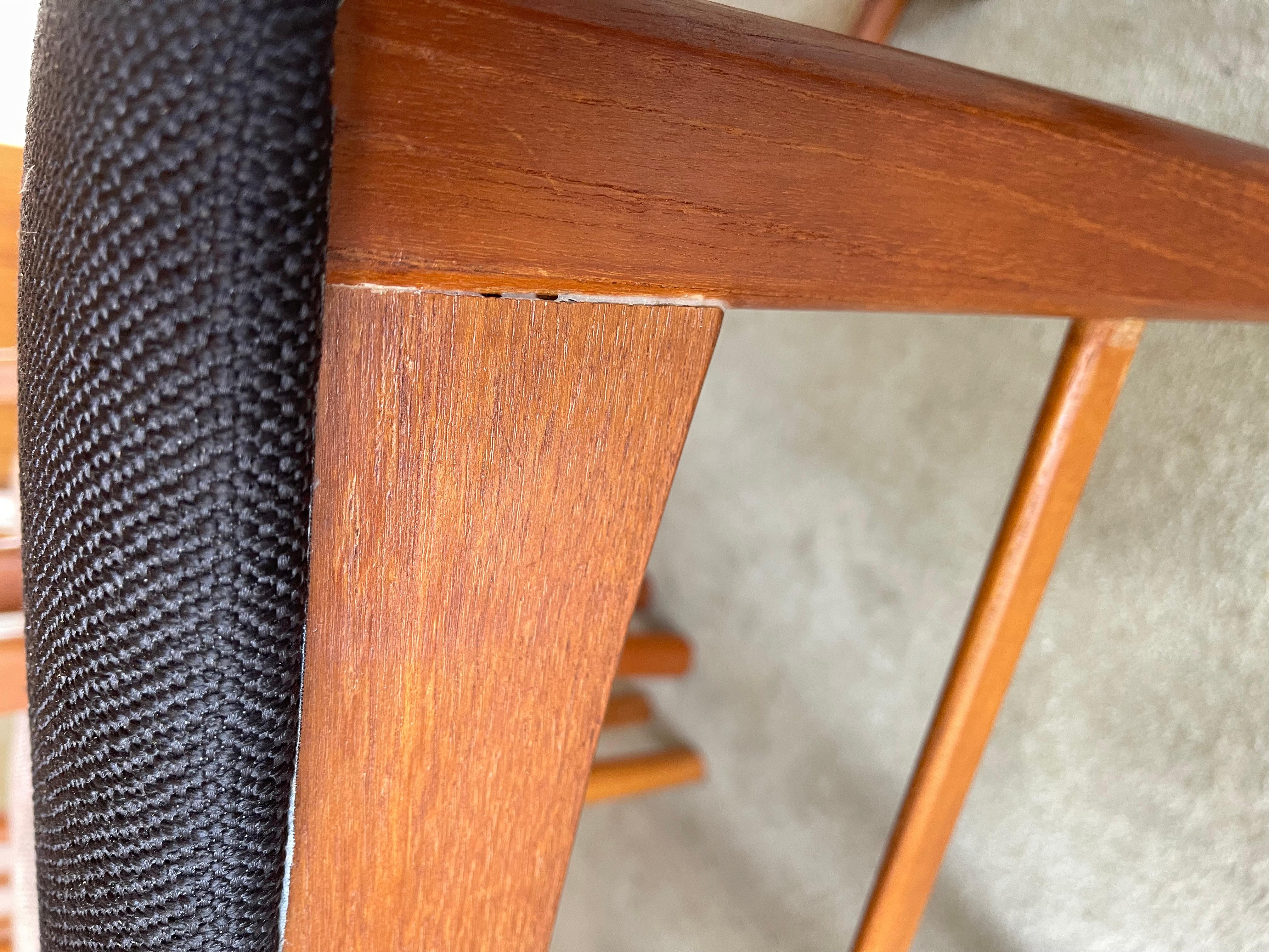 Sedie da pranzo in teak, set di 3, di Korup Stolefabrik, metà secolo, originali danesi in vendita 4