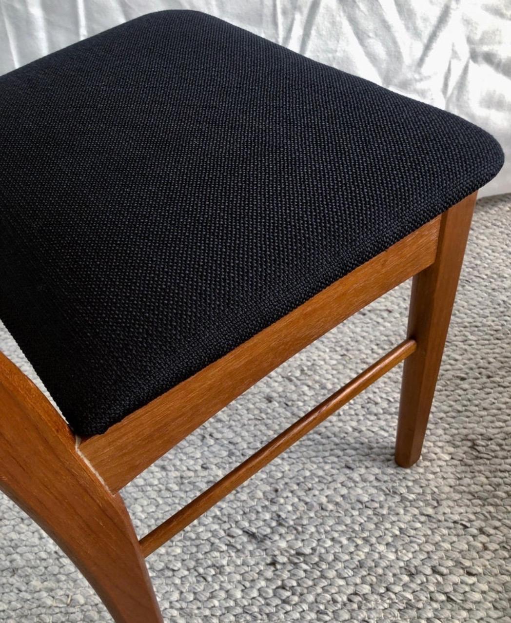 Sedie da pranzo in teak, set di 3, di Korup Stolefabrik, metà secolo, originali danesi in vendita 1