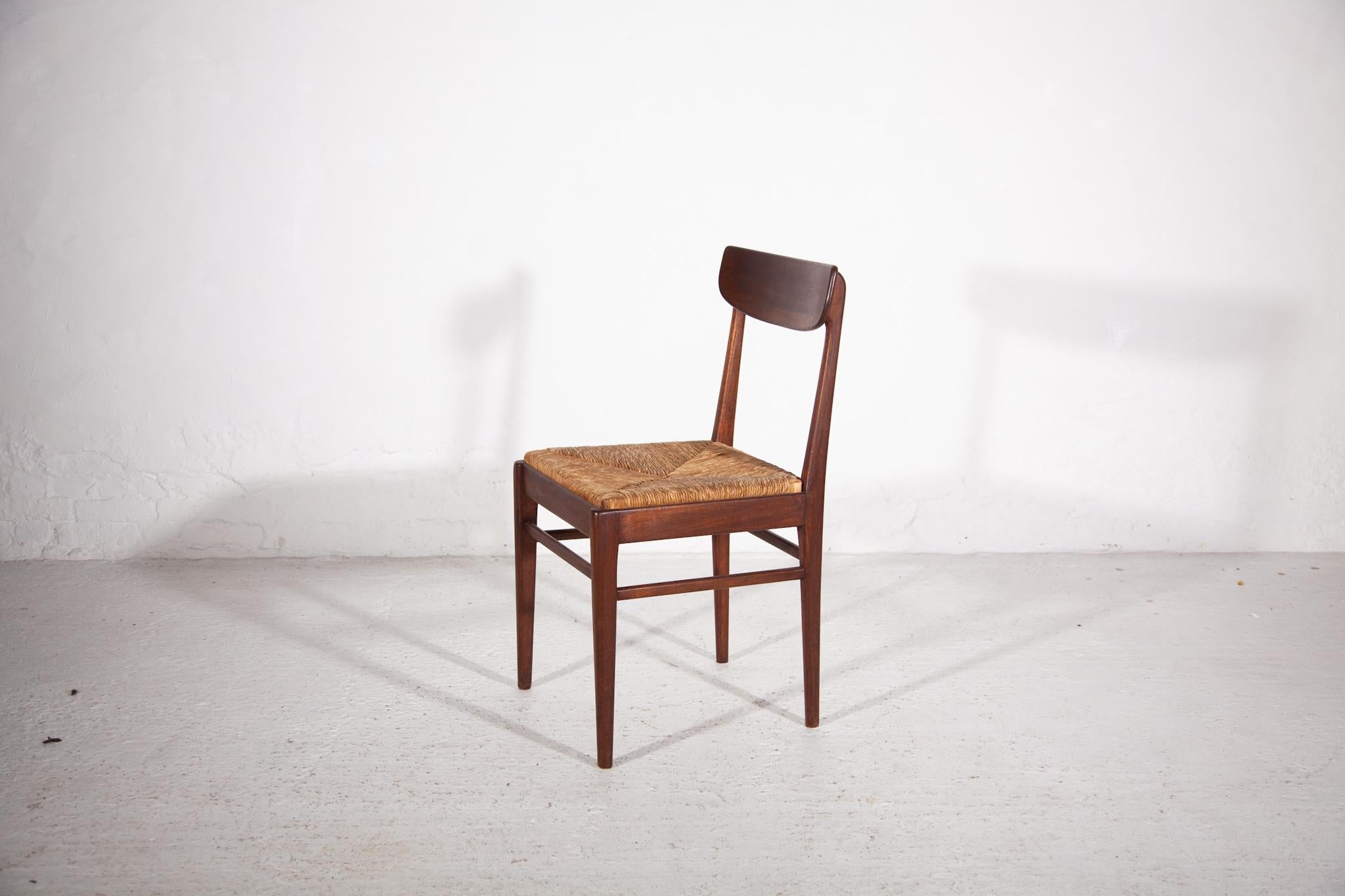 Fatto a mano Sedie da pranzo in teak con rattan mare, t 1959, Belgio in vendita