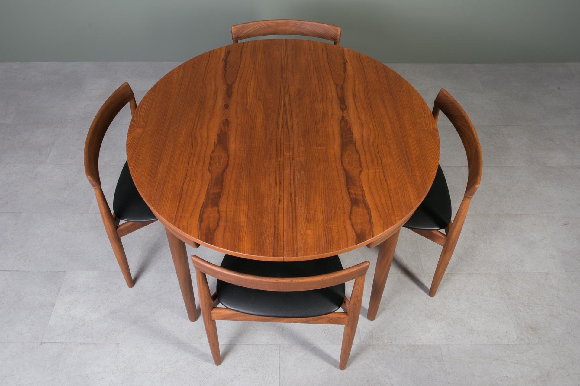 Teak Dining Set by Hans Olsen, 4 Chairs, Round Table, Danish Modern, 1950s In Good Condition For Sale In Wrocław, Poland