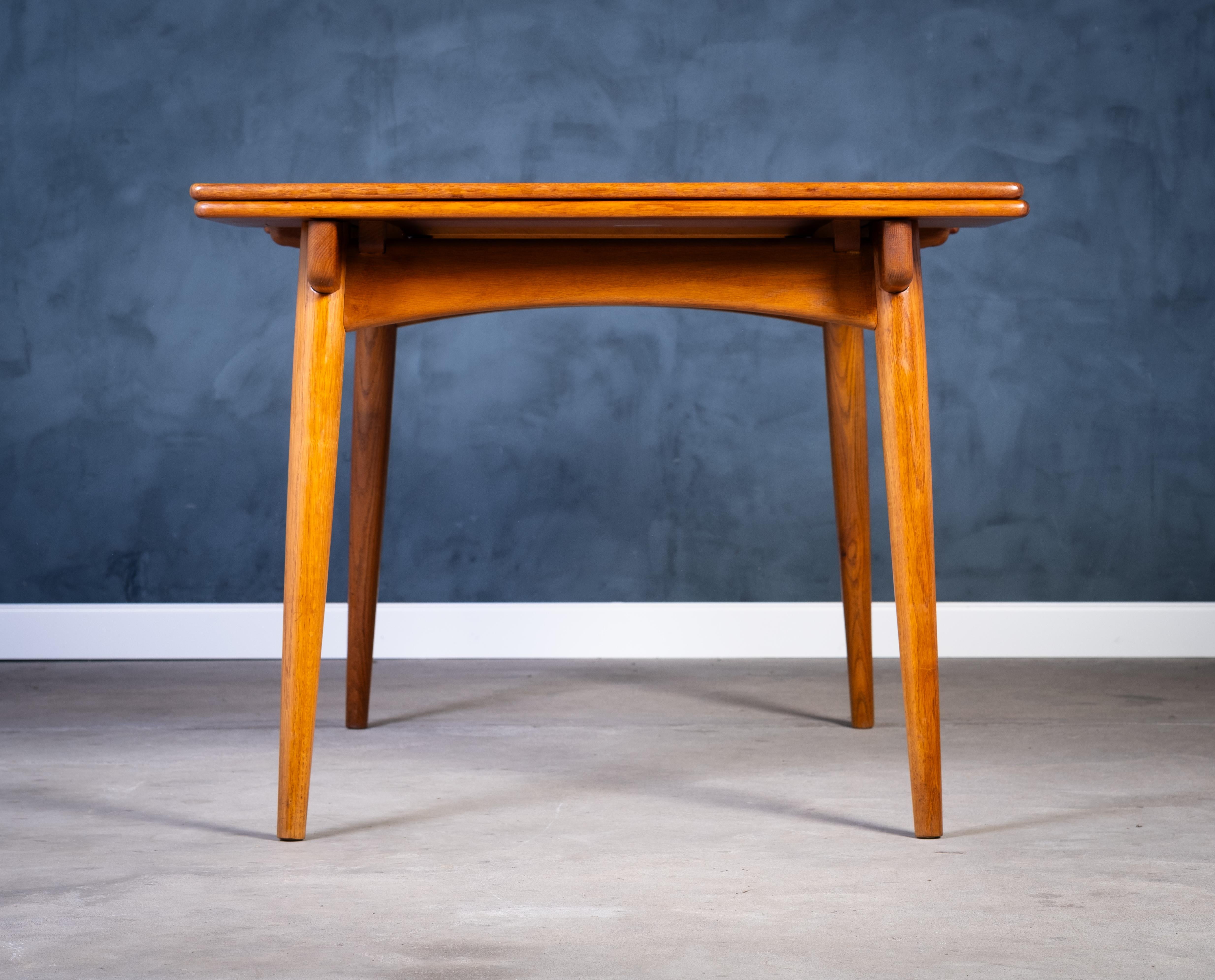 Mesa de comedor de teca AT-312 de Hans J. Wegner para Andres Tuck, años 50 mediados del siglo XX en venta