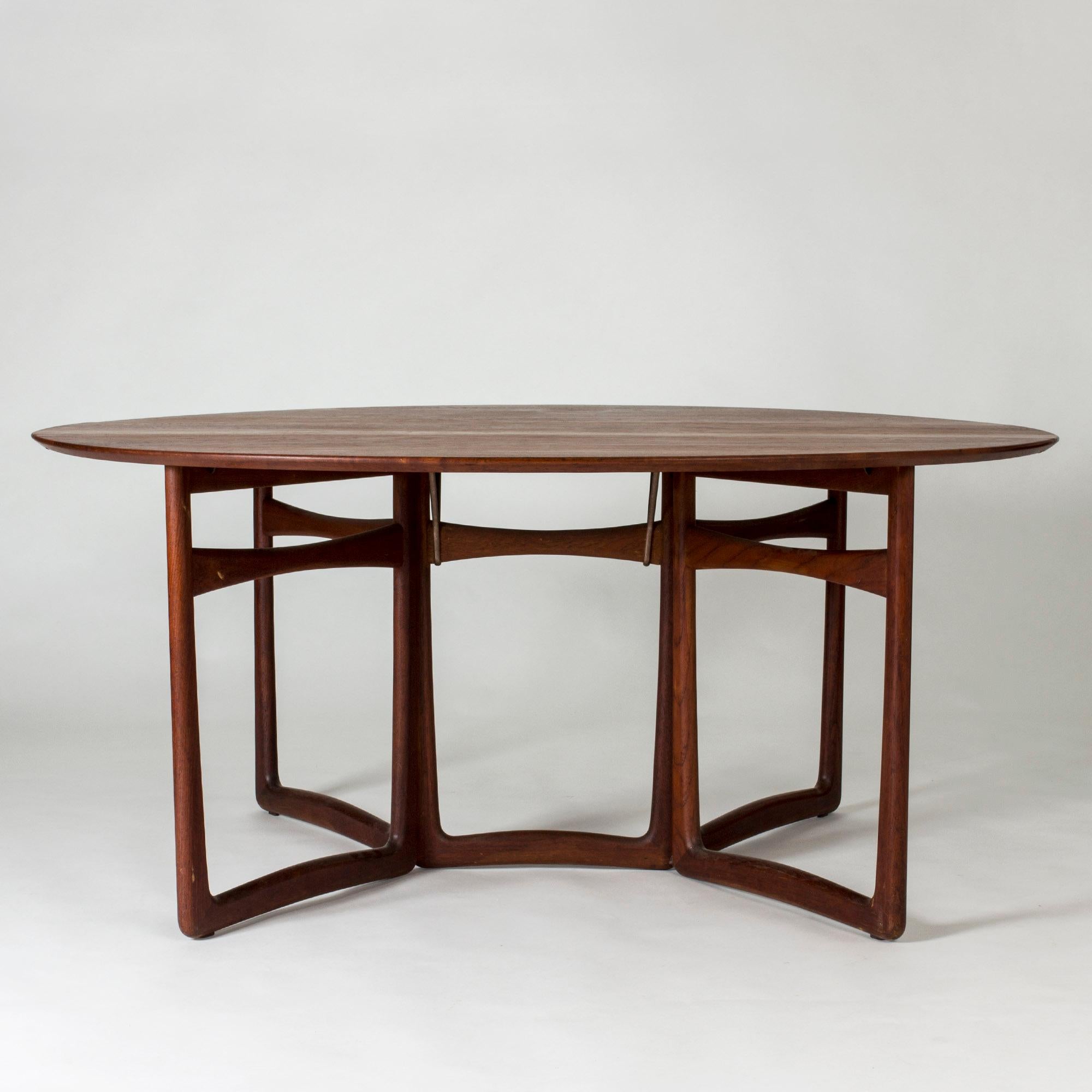 Teak Dining Table by Peter Hvidt and Orla Møllgaard for France & Son, Denmark In Good Condition For Sale In Stockholm, SE