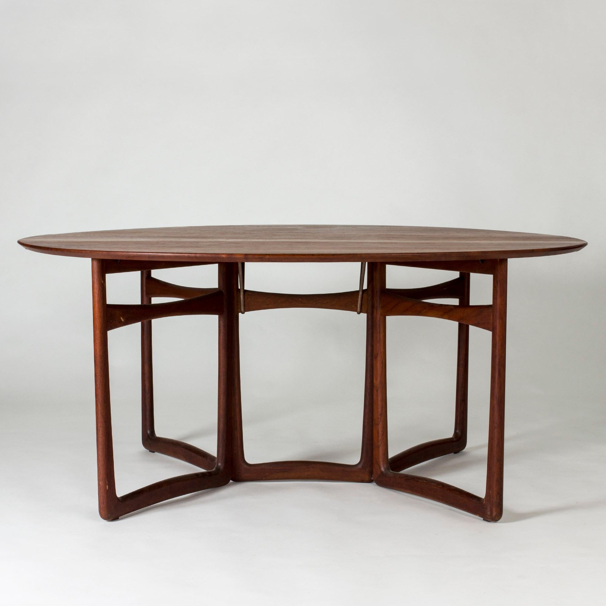 Teak Dining Table by Peter Hvidt and Orla Møllgaard for France & Son, Denmark In Good Condition For Sale In Stockholm, SE