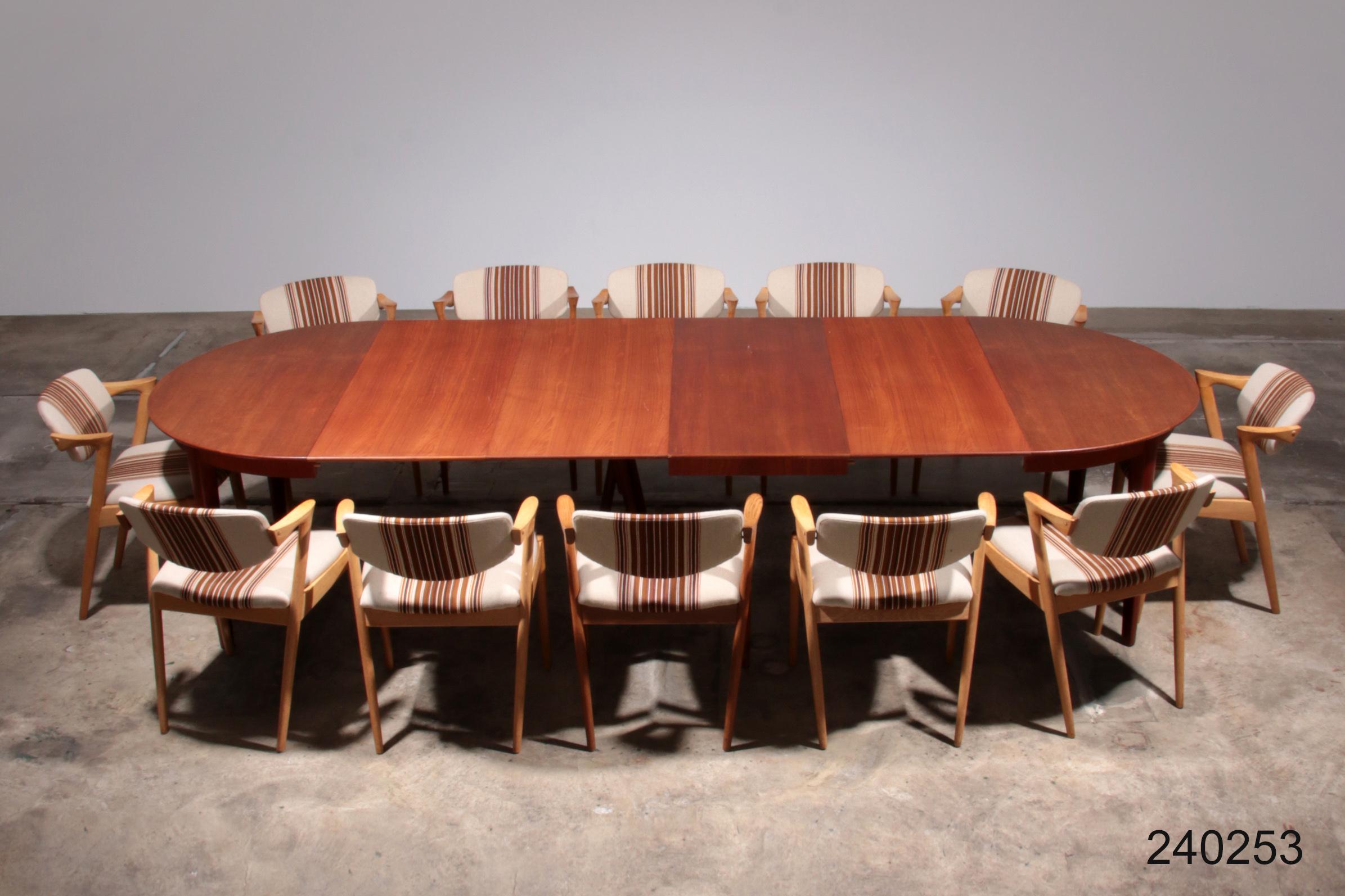 Teak Dining Table from the 1960s by Henning Kjærnulf Model 62 For Sale 14