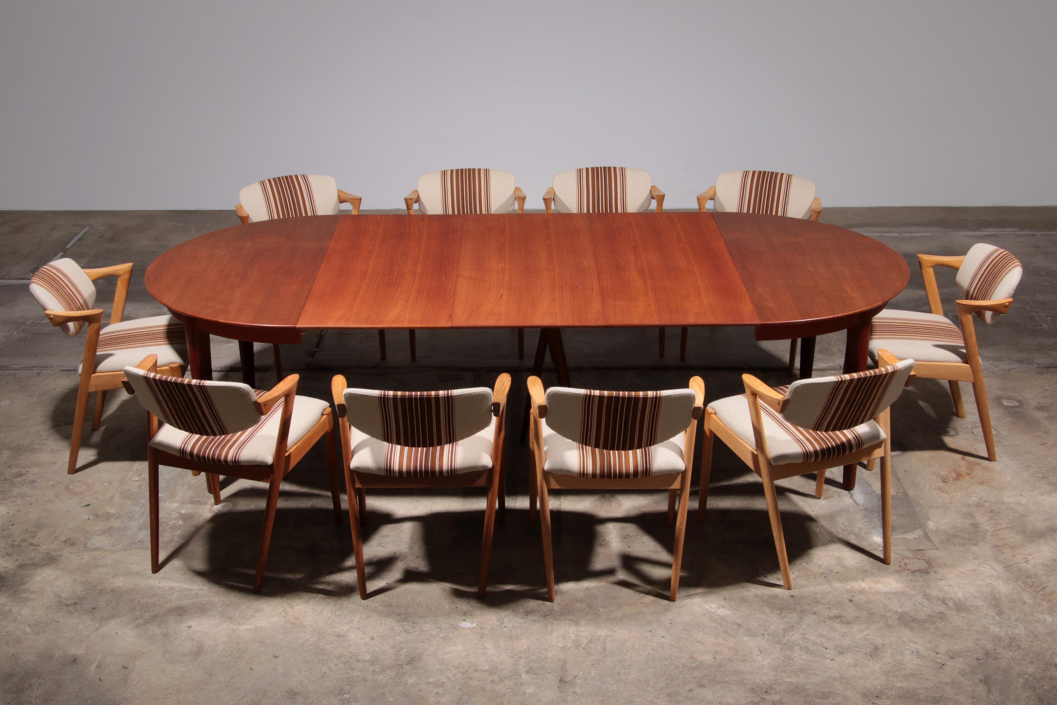 Teak Dining Table from the 1960s by Henning Kjærnulf Model 62 For Sale 3
