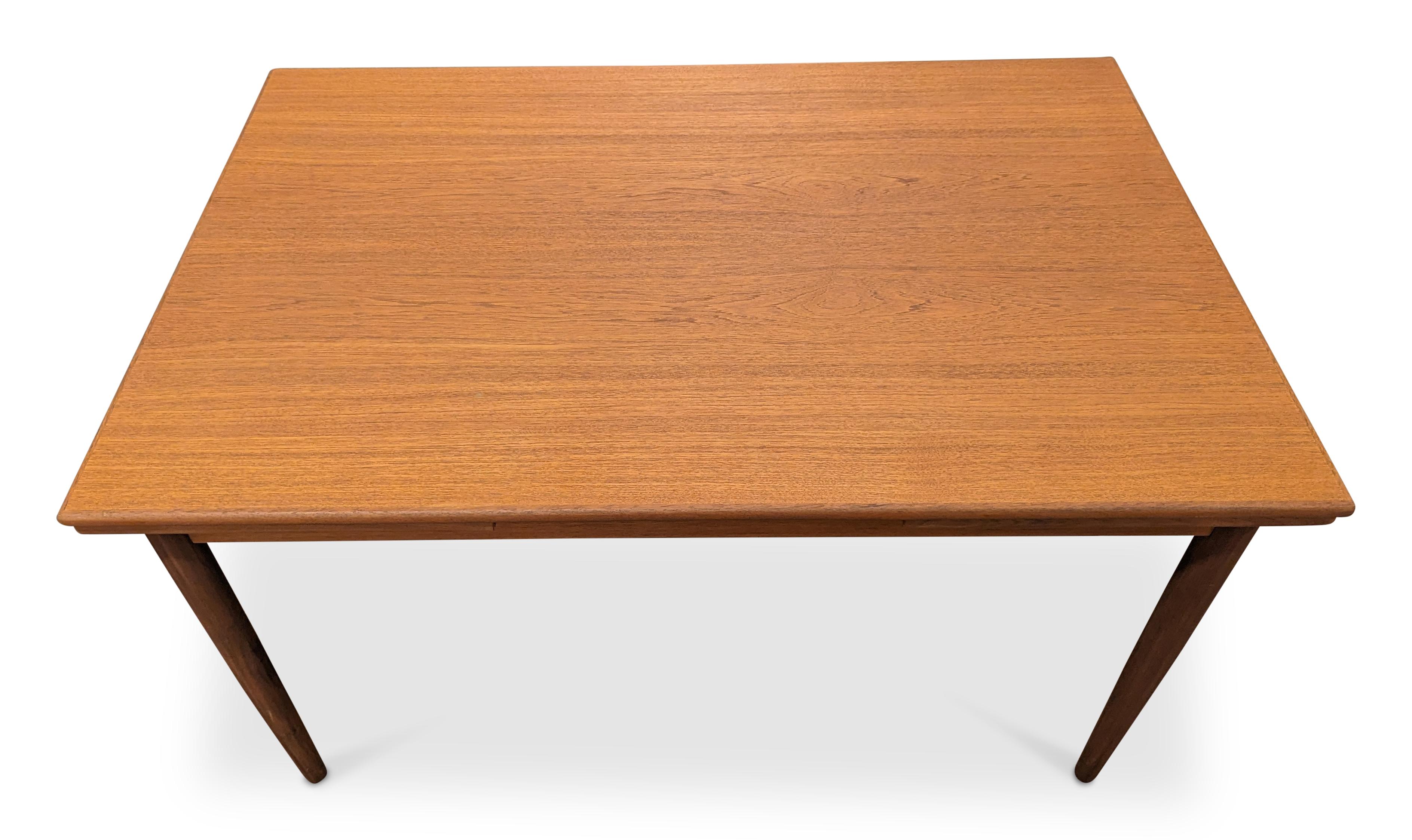 Mid-20th Century Teak Dining Table w Two Hidden Leaves - 022428 Vintage Danish Modern For Sale