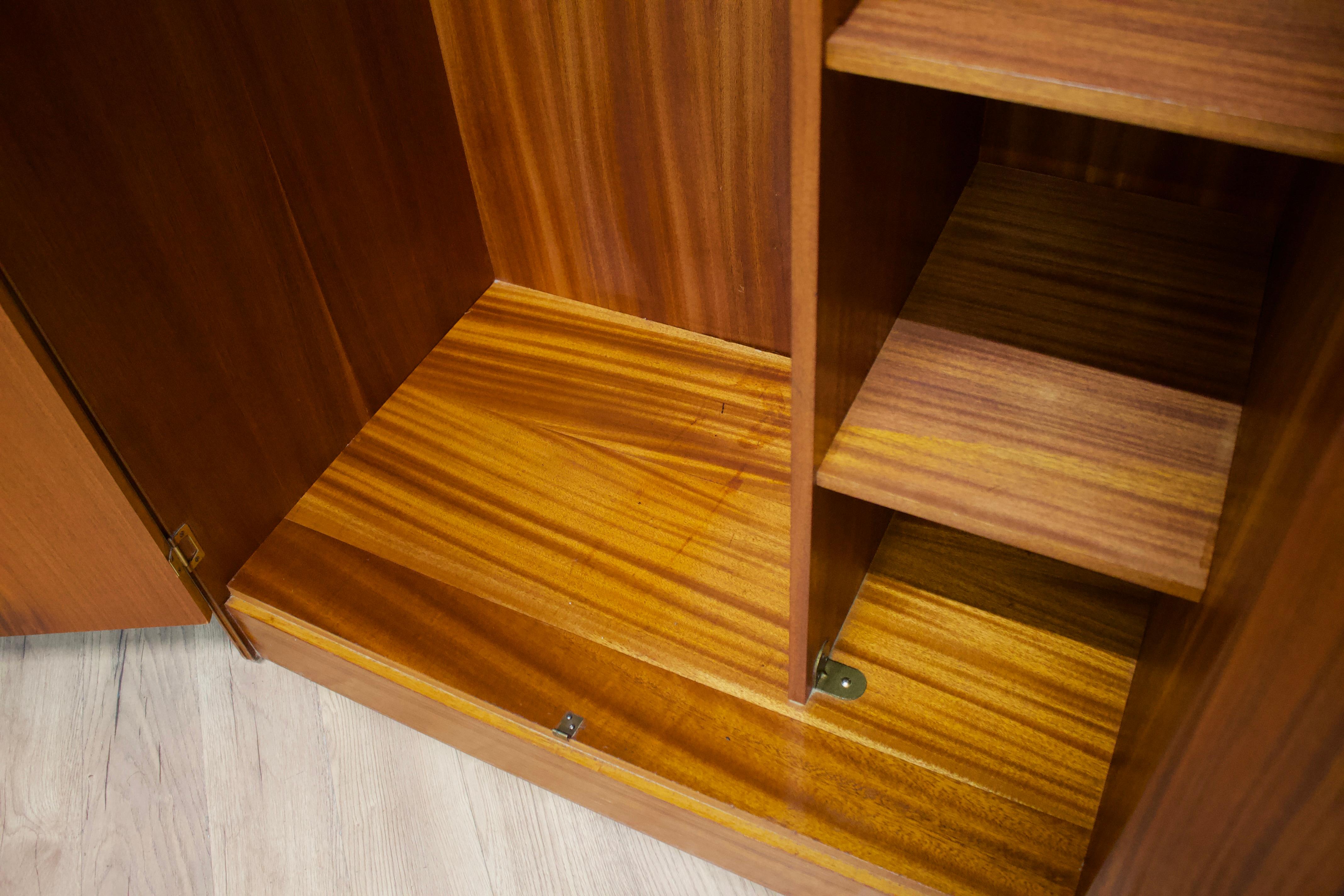 Teak Double Wardrobe from Austinsuite, 1960s For Sale 3