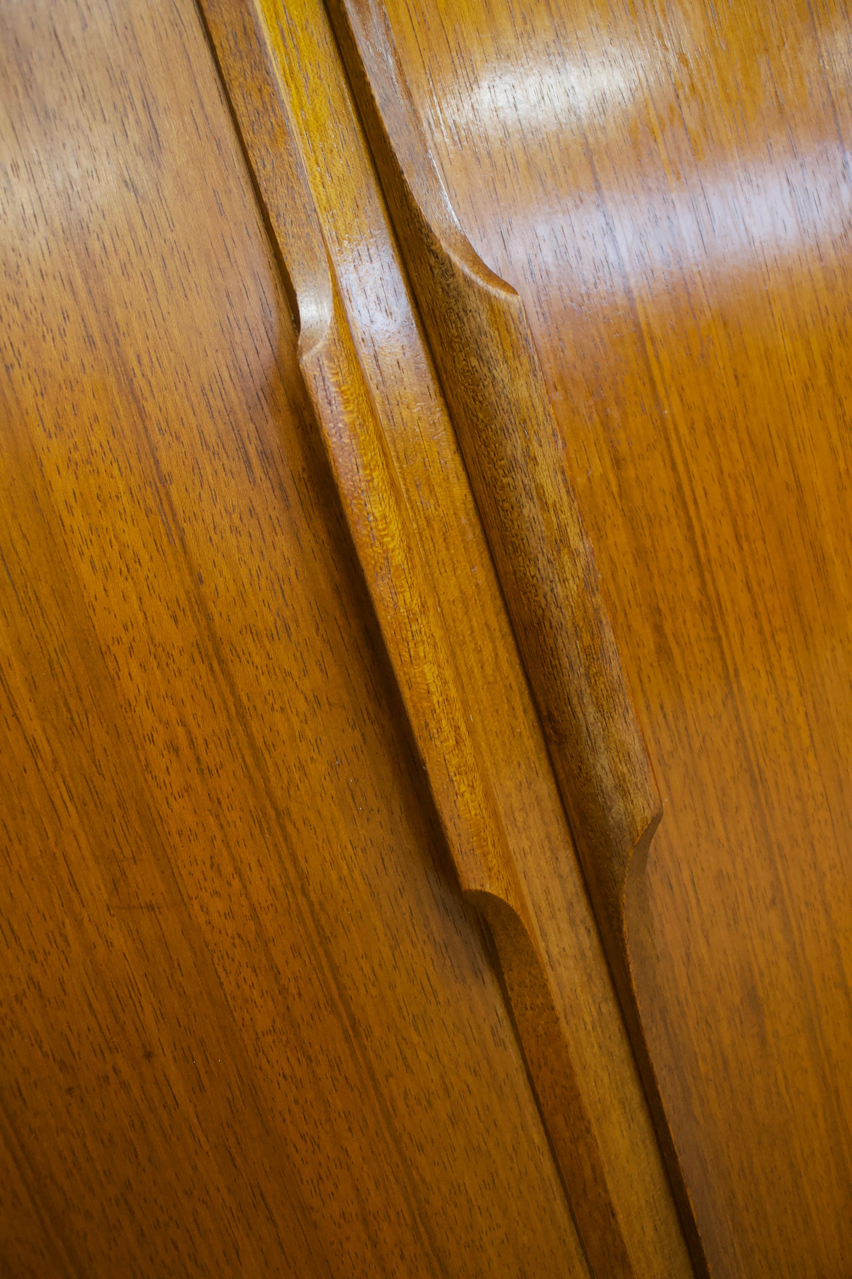 Teak Double Wardrobe from Austinsuite, 1960s For Sale 4
