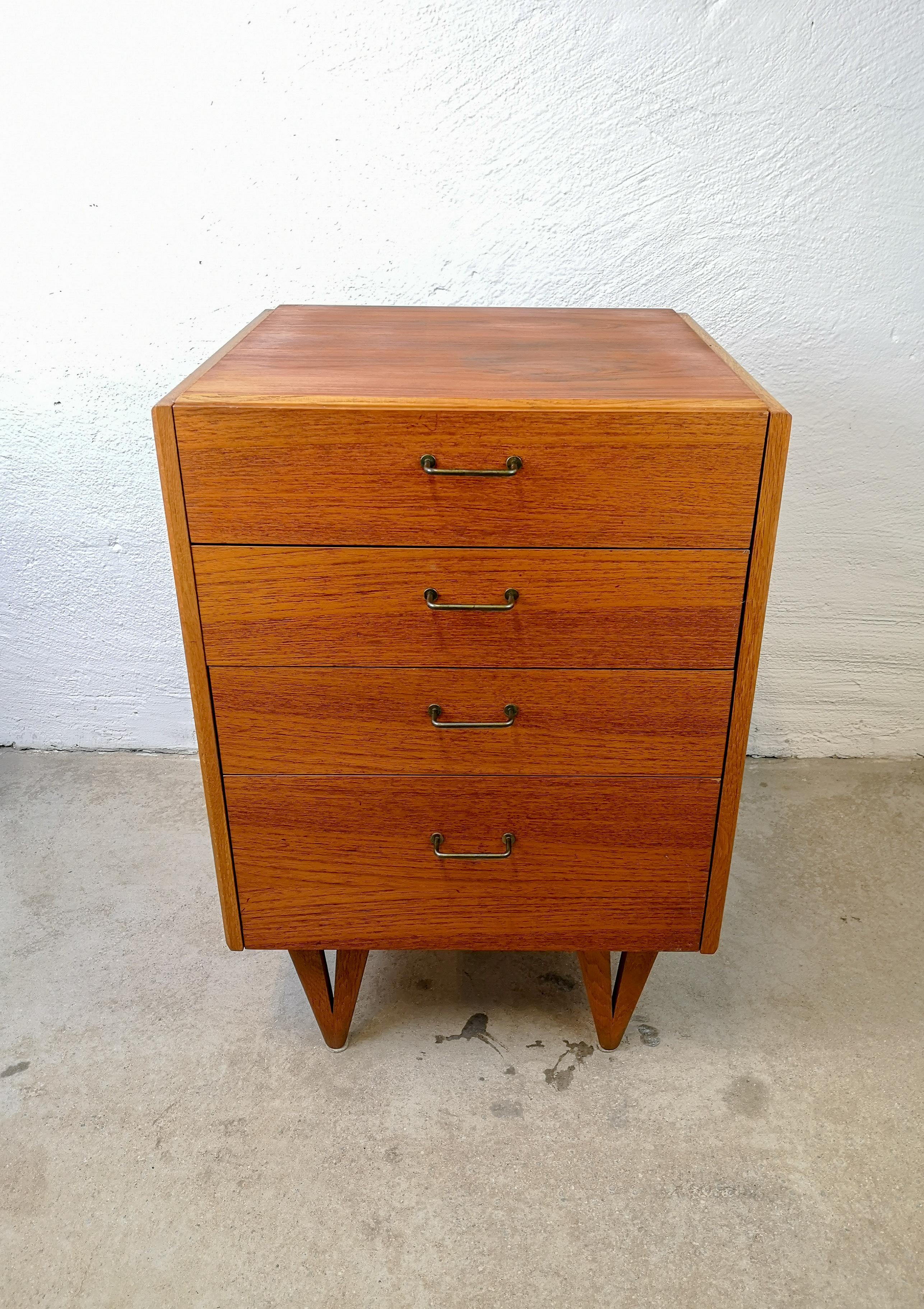 This nicely done dresser was designed by Bengt Ruda in Swedens 1950s. The structure of the base has a nice design and the dresser itself it’s in good teak color and nice vintage shape. 

Good vintage condition.

Good vintage condition.

Measures: H