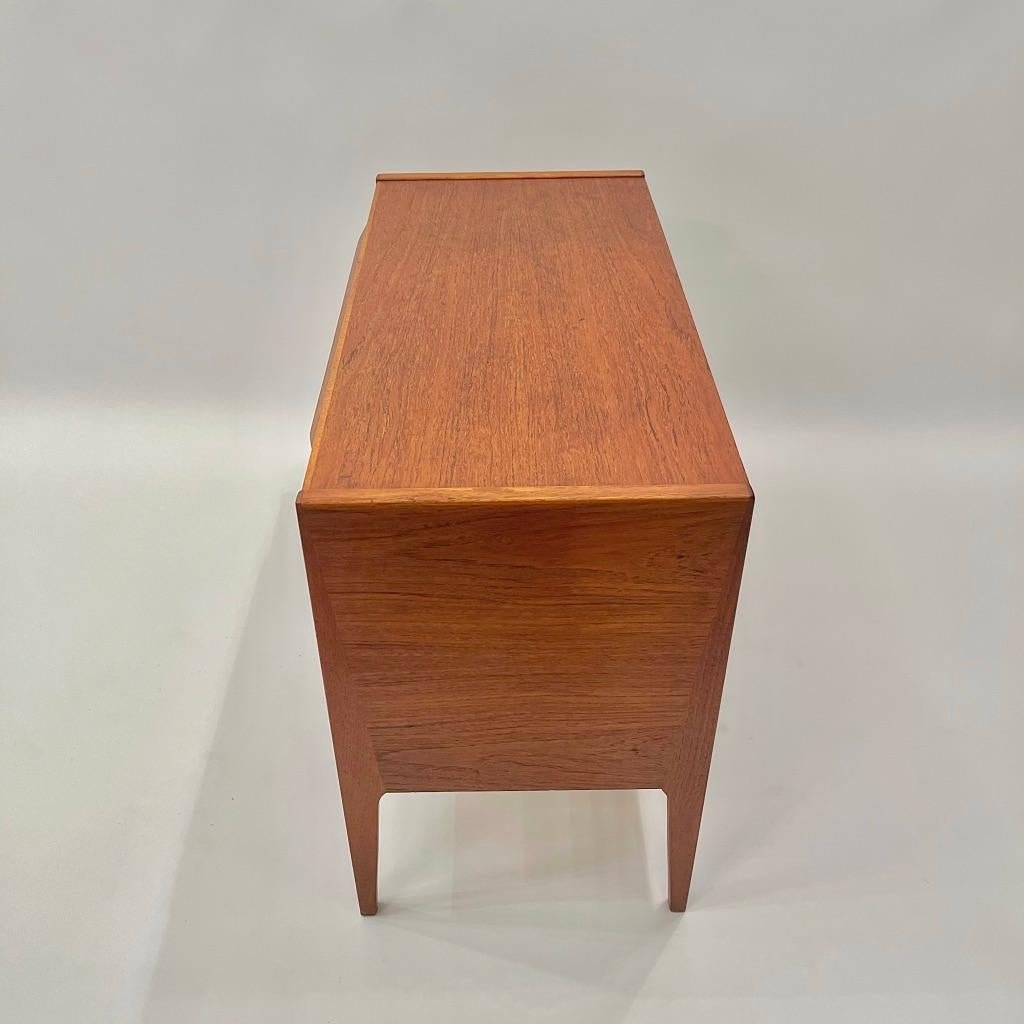 Teak Comò in teak n°34 di Kai Kristiansen per Aksel Kjaersgaard, Danimarca, 1950 ca. in vendita