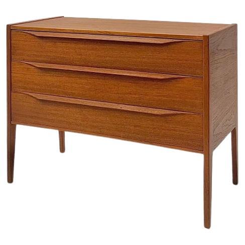 Comò in teak n°34 di Kai Kristiansen per Aksel Kjaersgaard, Danimarca, 1950 ca.
