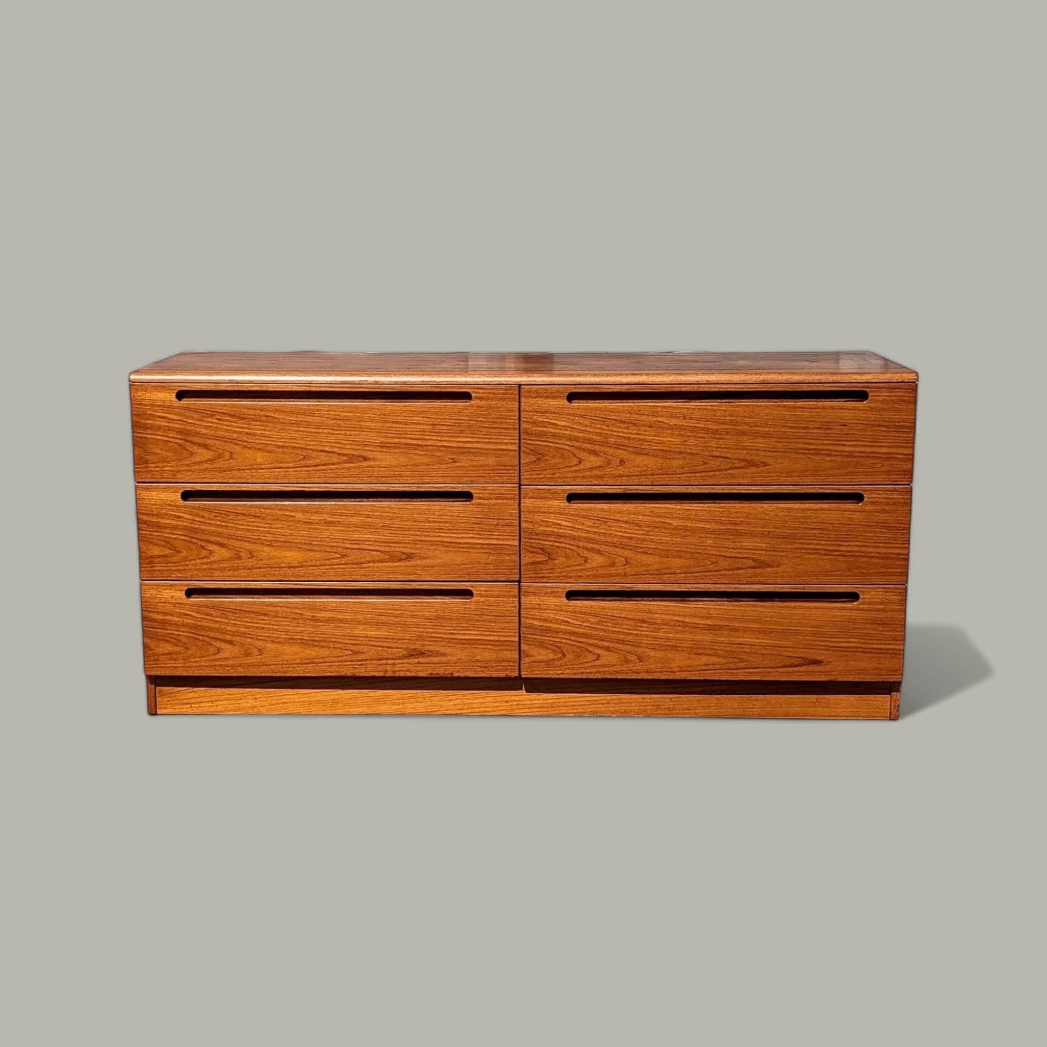 Teak Dresser, Vintage Mid Century Modern, Danish Modern, Sideboard, Credenza For Sale 6