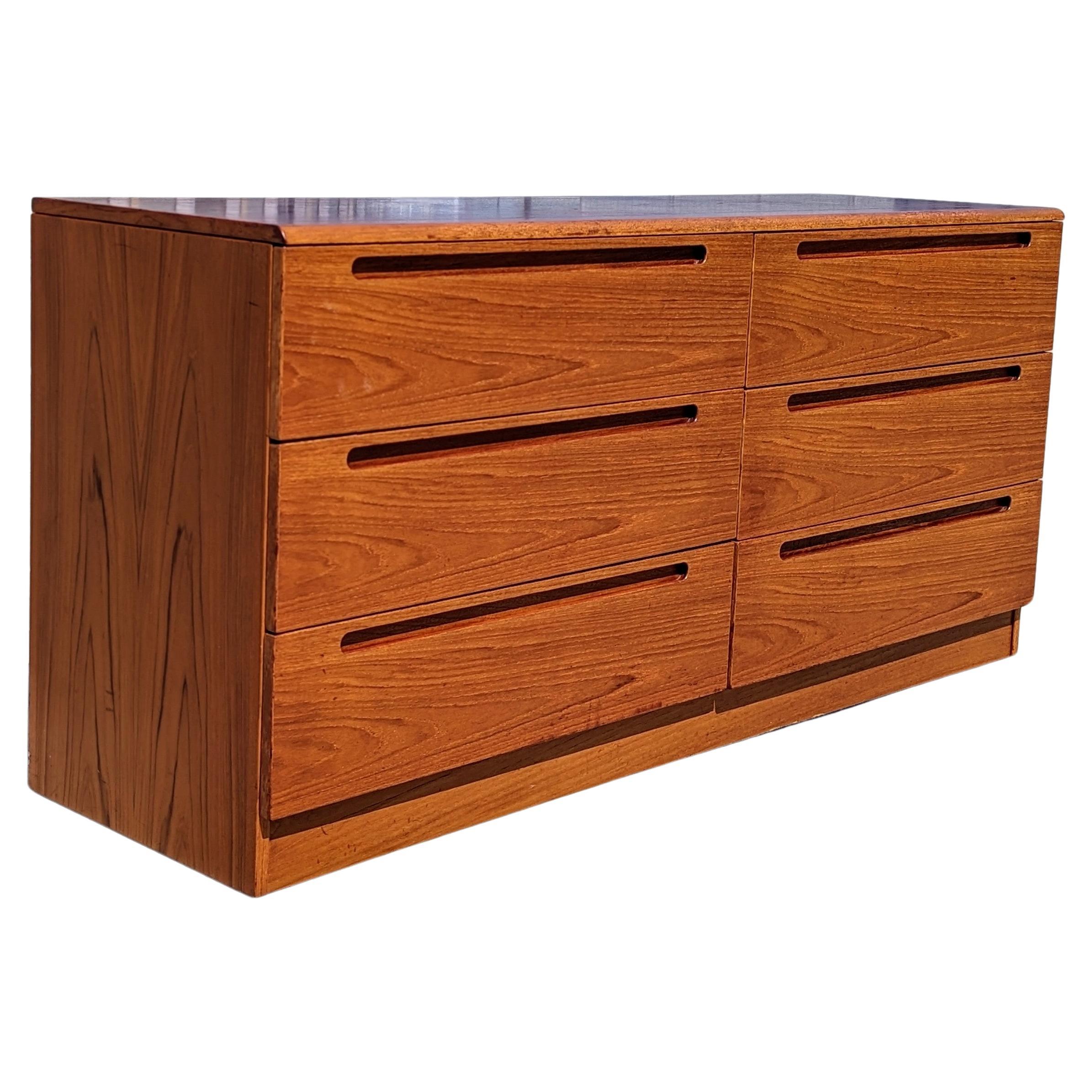 Teak Dresser, Vintage Mid Century Modern, Danish Modern, Sideboard, Credenza For Sale