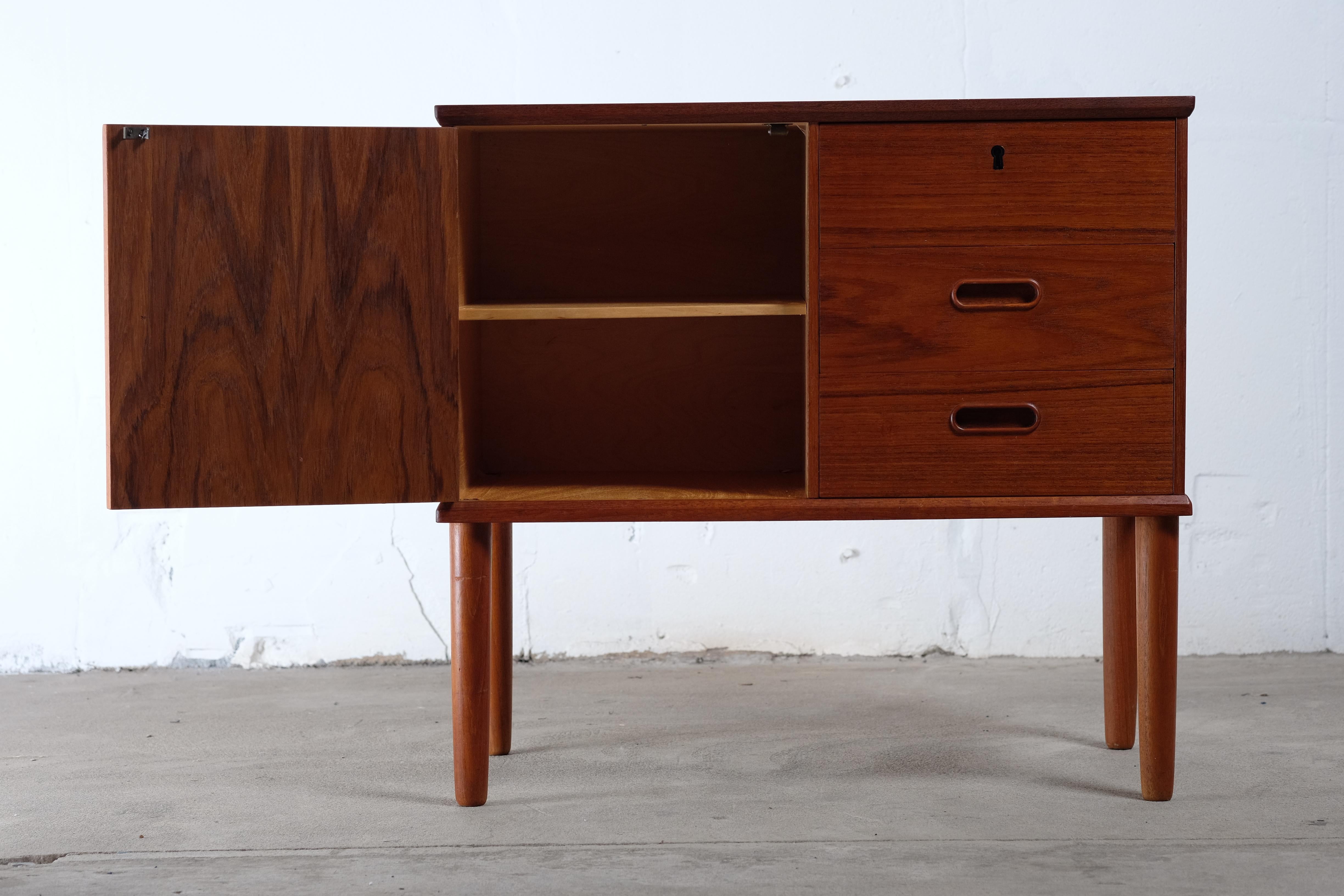 Teak Dresser with Three Drawers, Danish Design, 1960s 2