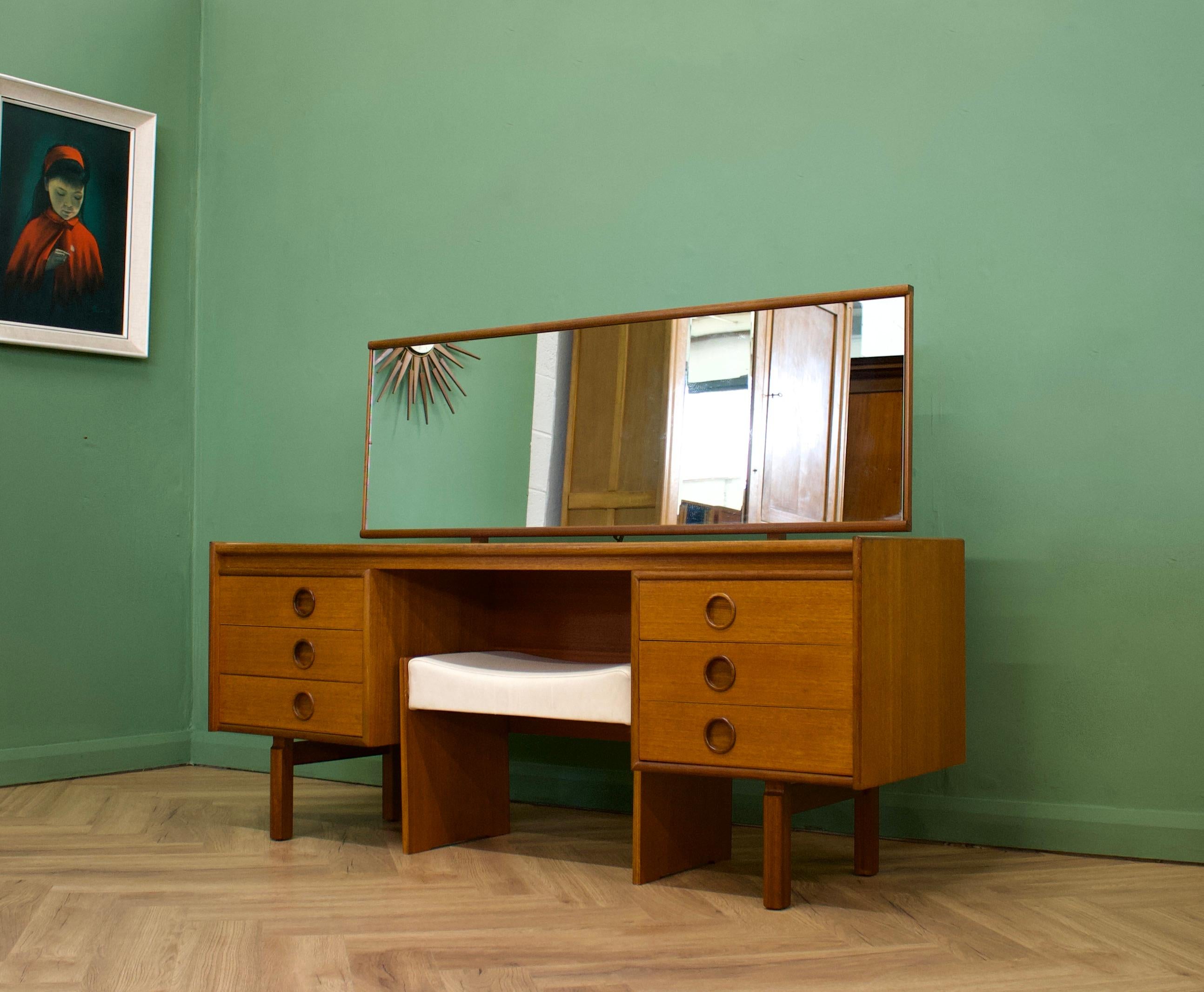 Teak Dressing Table and Stool from Bath Cabinet Makers, 1960s, Set of 2 In Good Condition In South Shields, GB