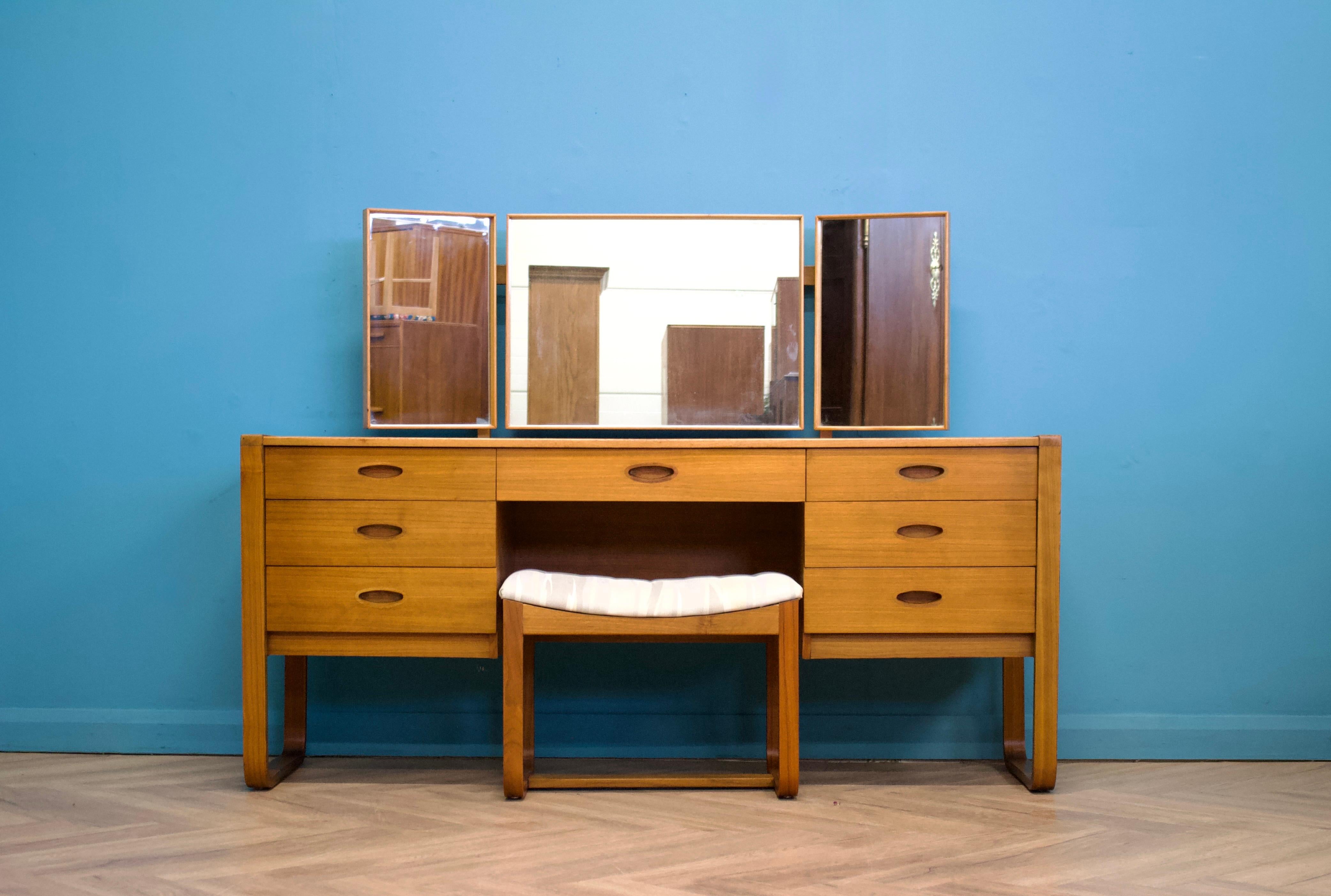 British Teak Dressing Table and Stool from Uniflex, 1960s, Set of 2