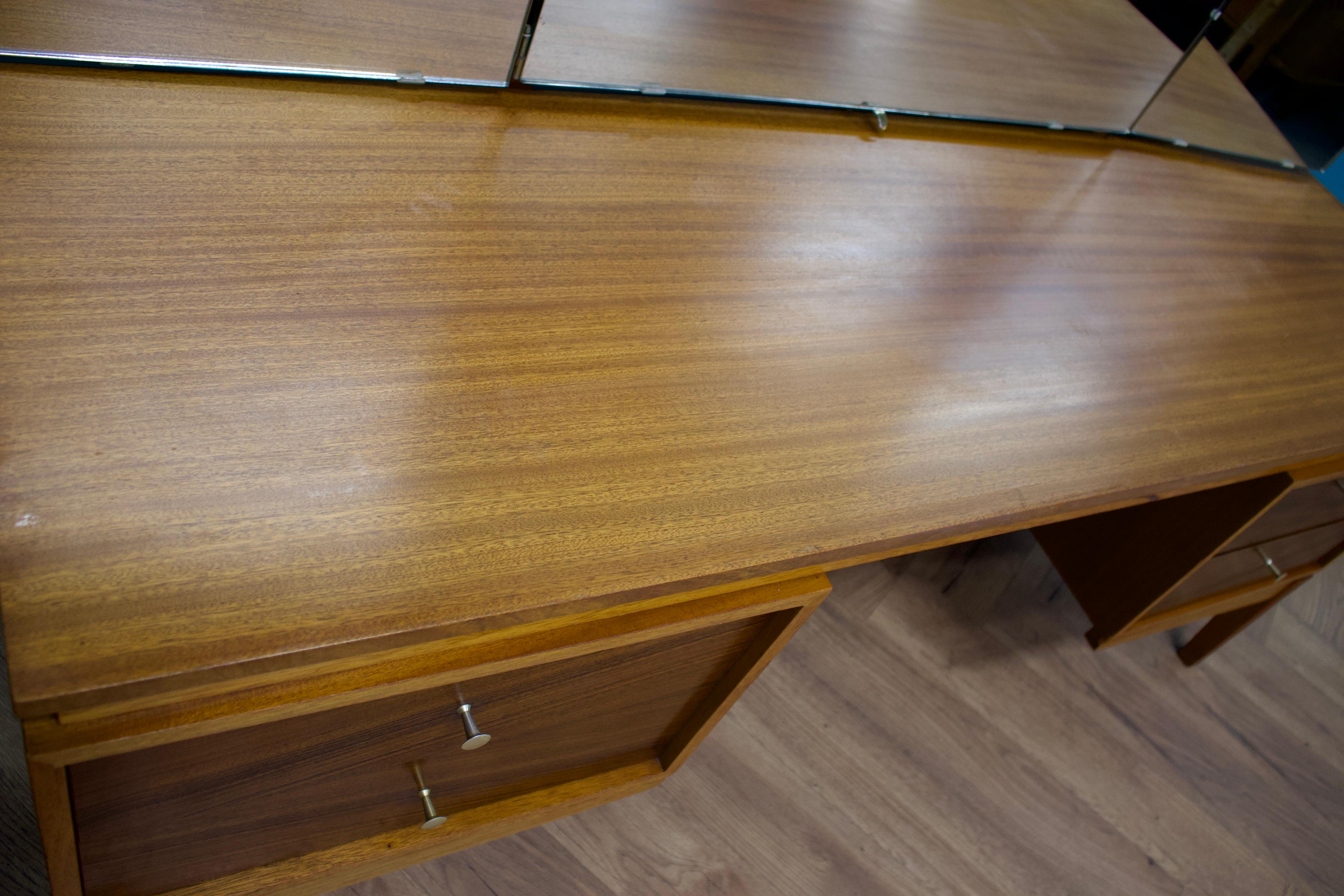 Teak Dressing Table by Peter Hayward for Uniflex, 1960s In Good Condition For Sale In South Shields, GB