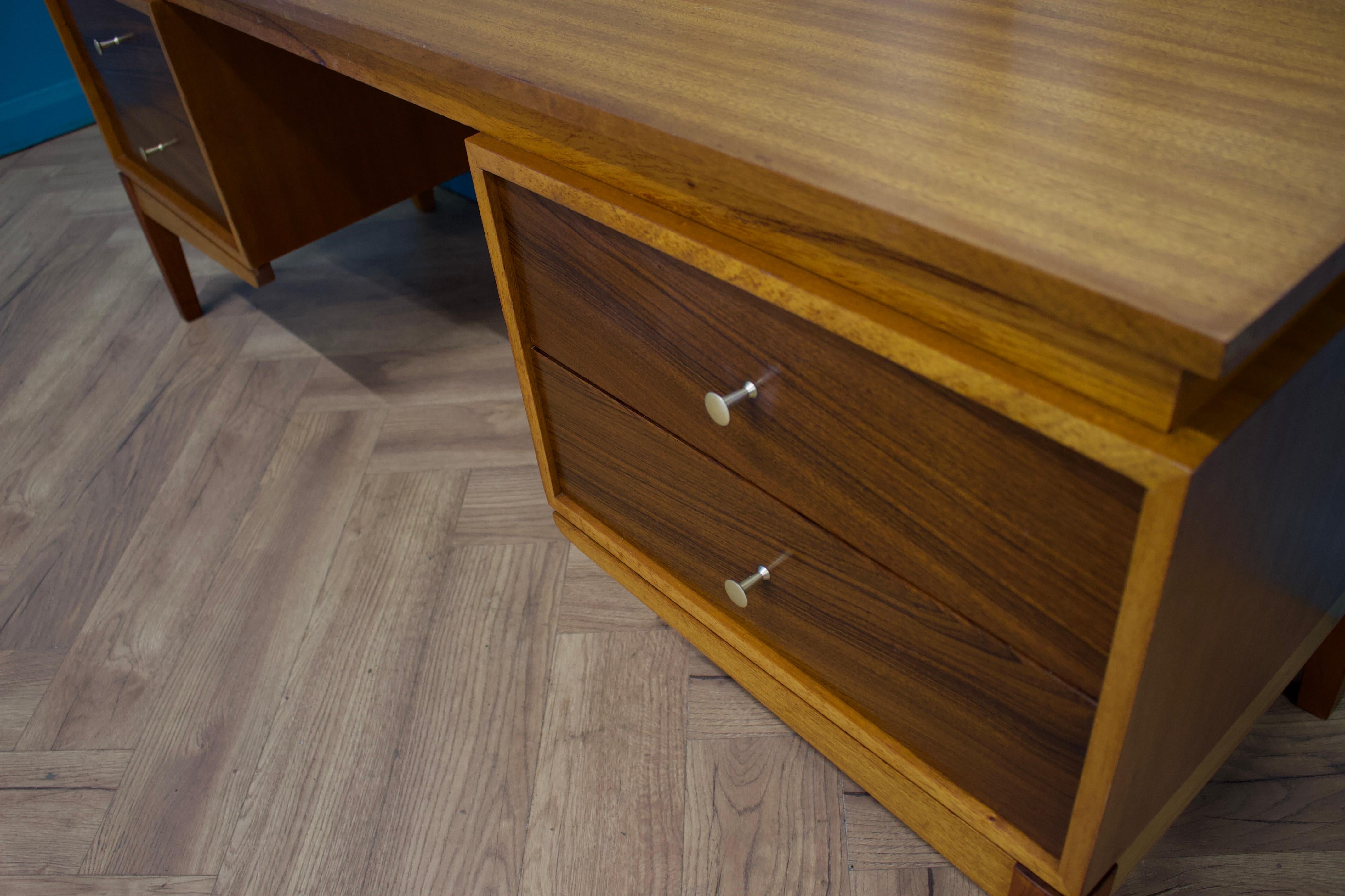 20th Century Teak Dressing Table by Peter Hayward for Uniflex, 1960s For Sale