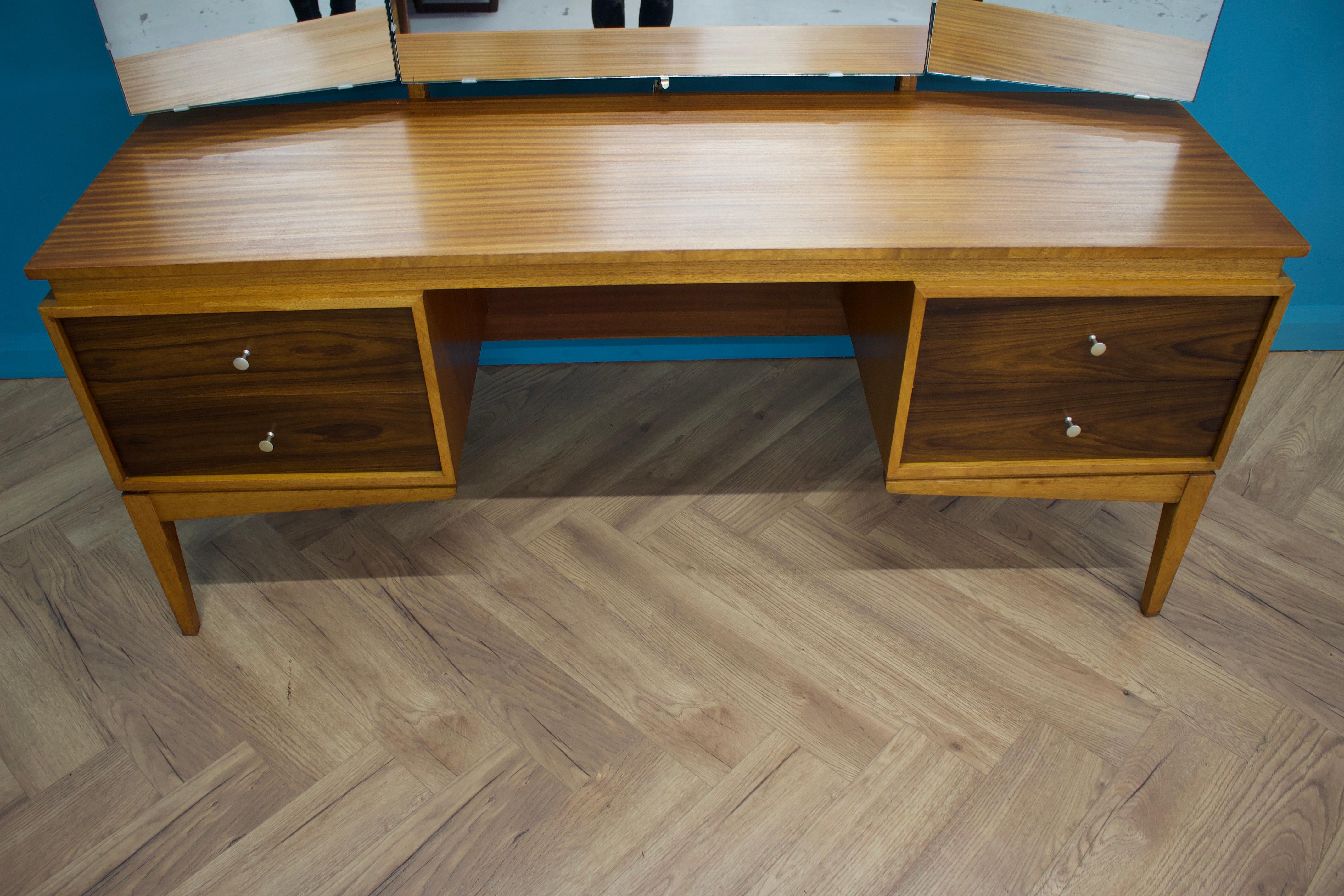 Teak Dressing Table from Uniflex, 1960s In Good Condition In South Shields, GB
