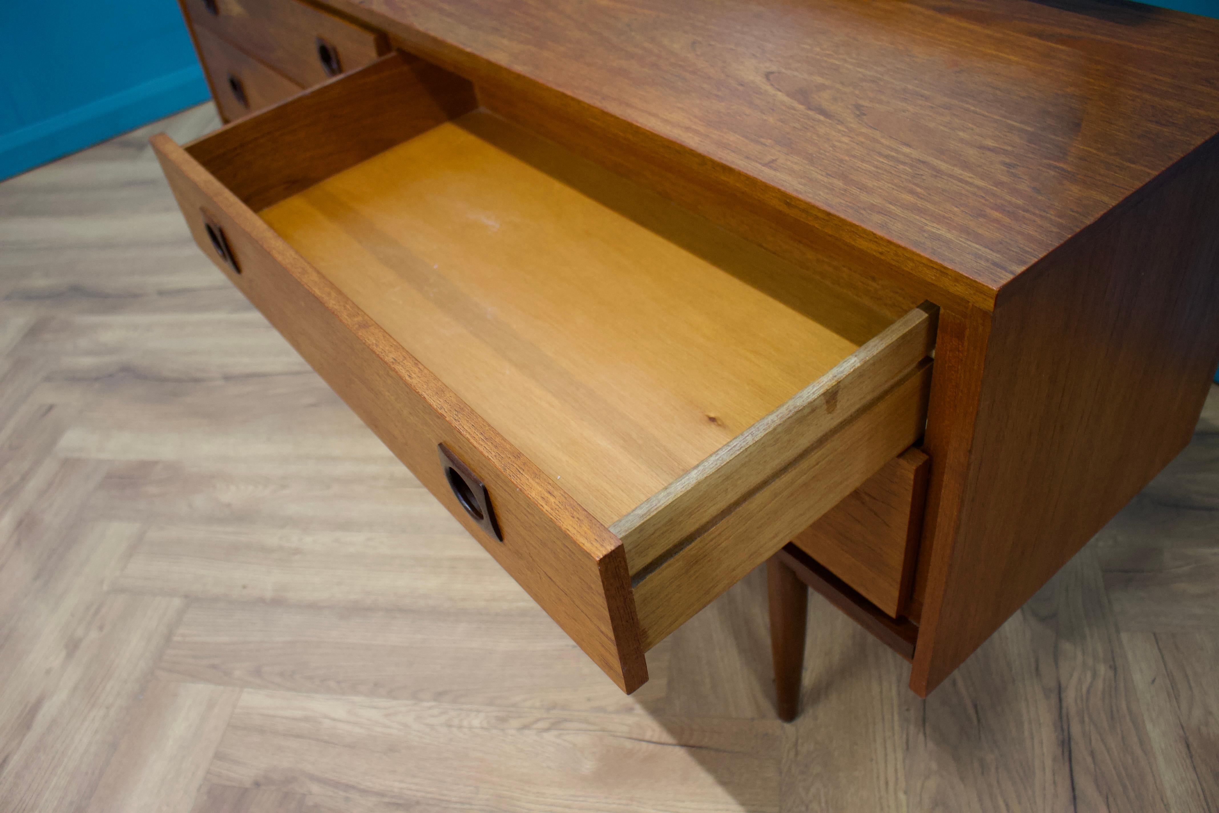 XX secolo Comodino o cassapanca in teak di Wrighton, anni '60 in vendita