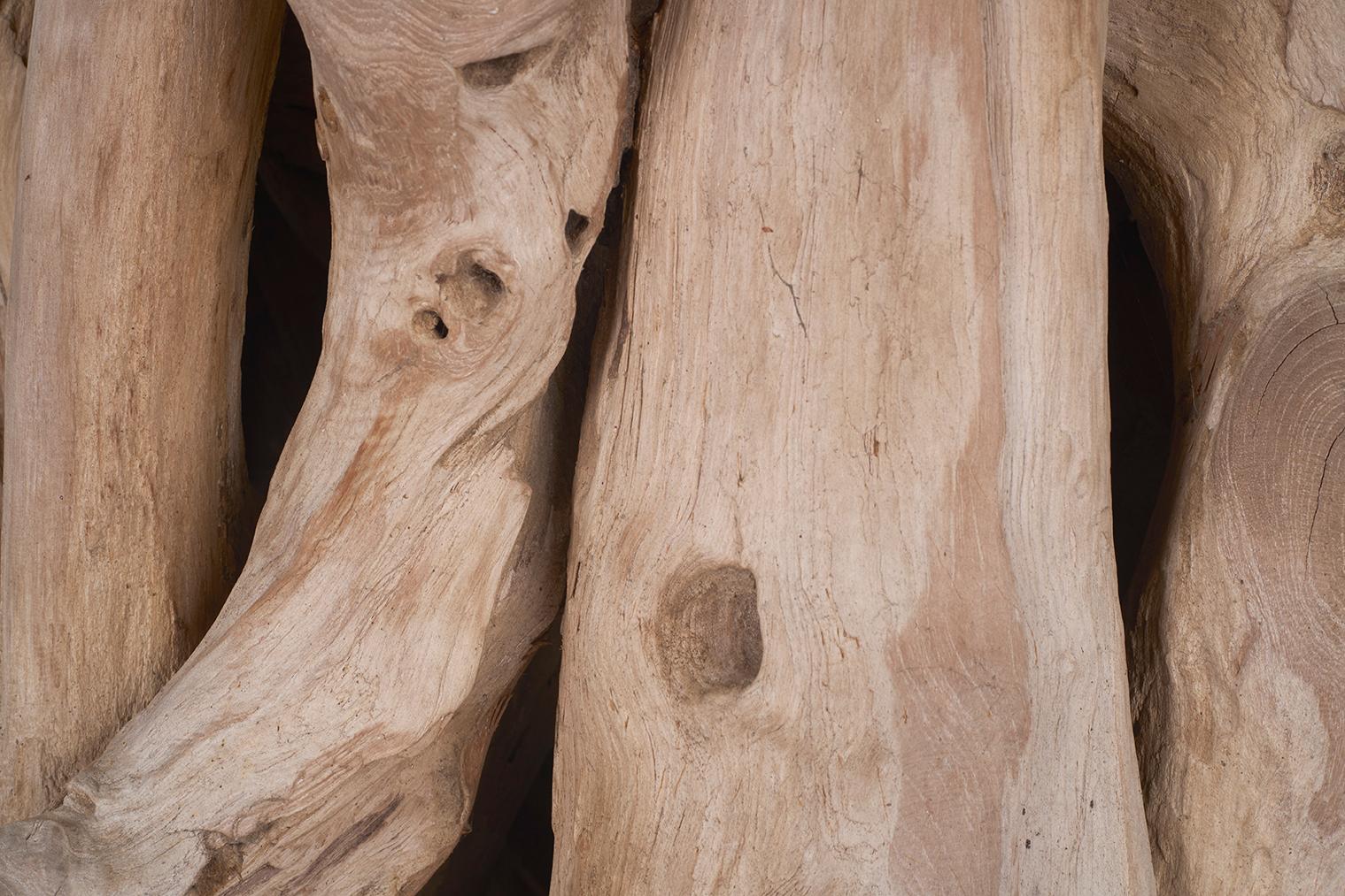 Tavolo in legno driftwood di teak con piano in pietra gessata fortemente degradata In condizioni buone in vendita a Dallas, TX
