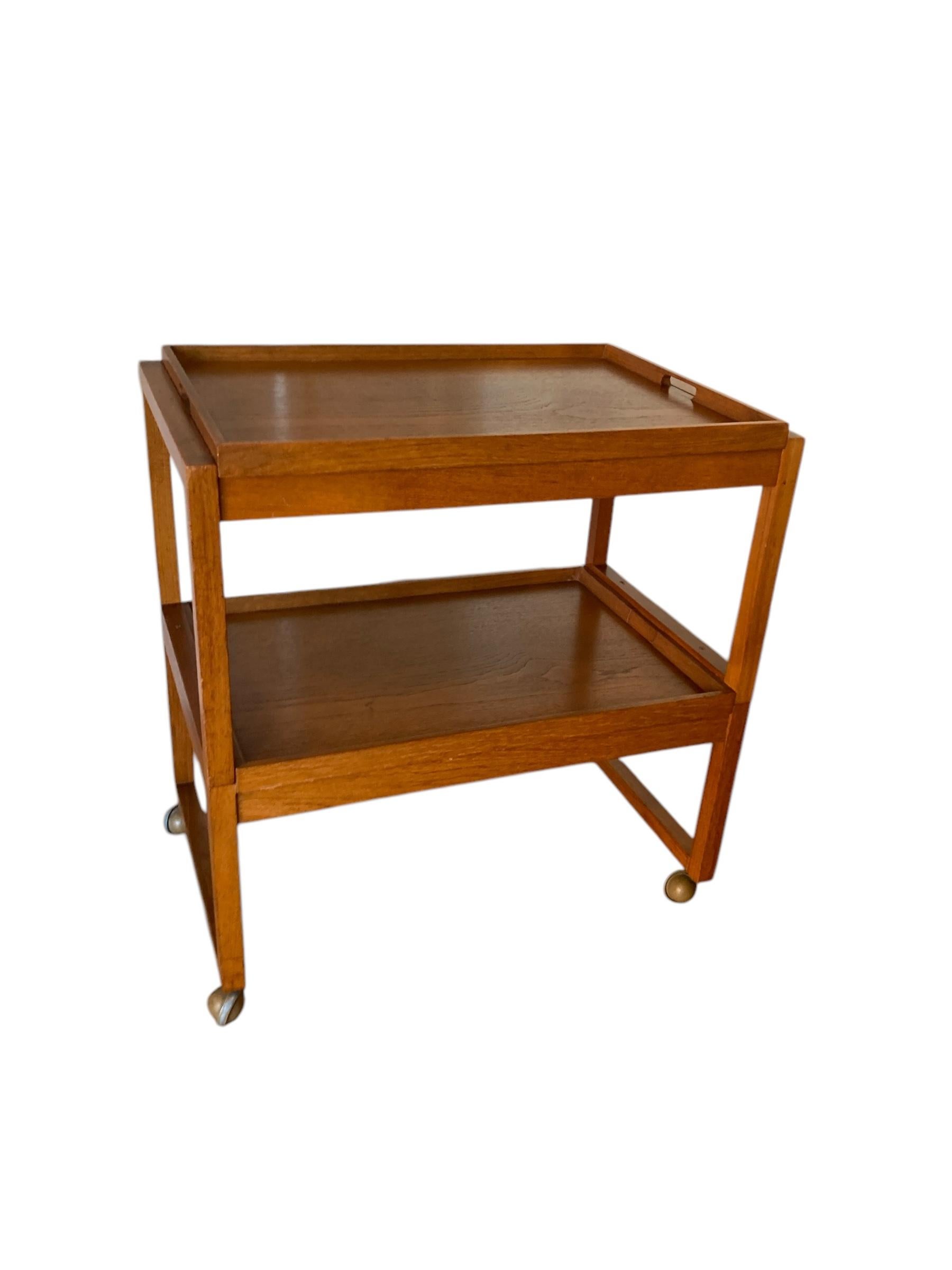 Carrito de bebidas de teca by White & Newton Portsmouth Ltd Moderno de mediados de siglo en venta