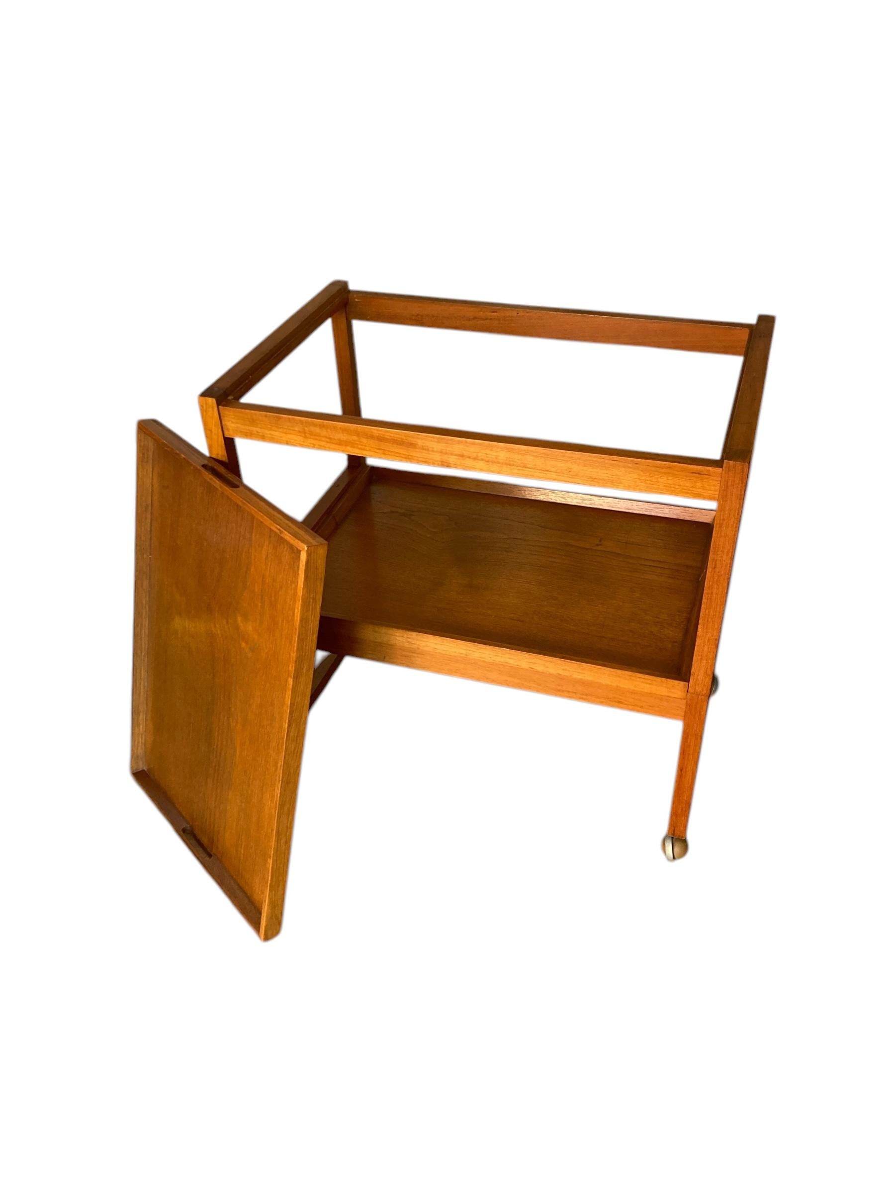 Carrito de bebidas de teca by White & Newton Portsmouth Ltd en Bueno estado para la venta en Bishop's Stortford, GB
