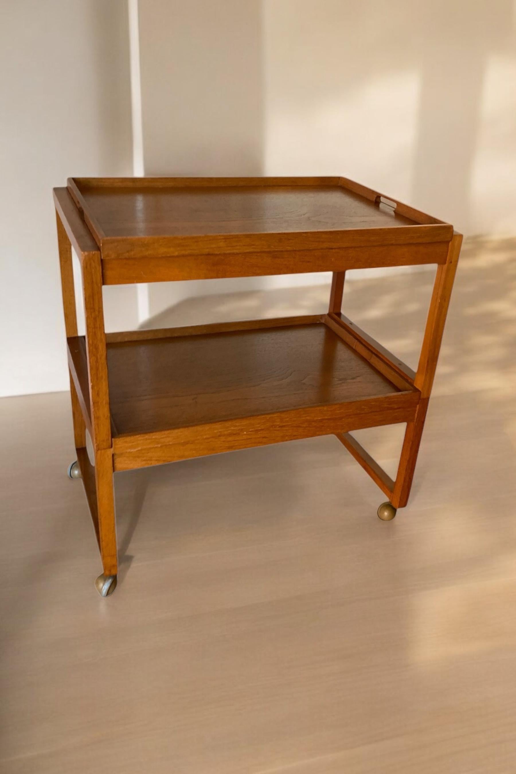 Carrito de bebidas de teca by White & Newton Portsmouth Ltd en venta 2